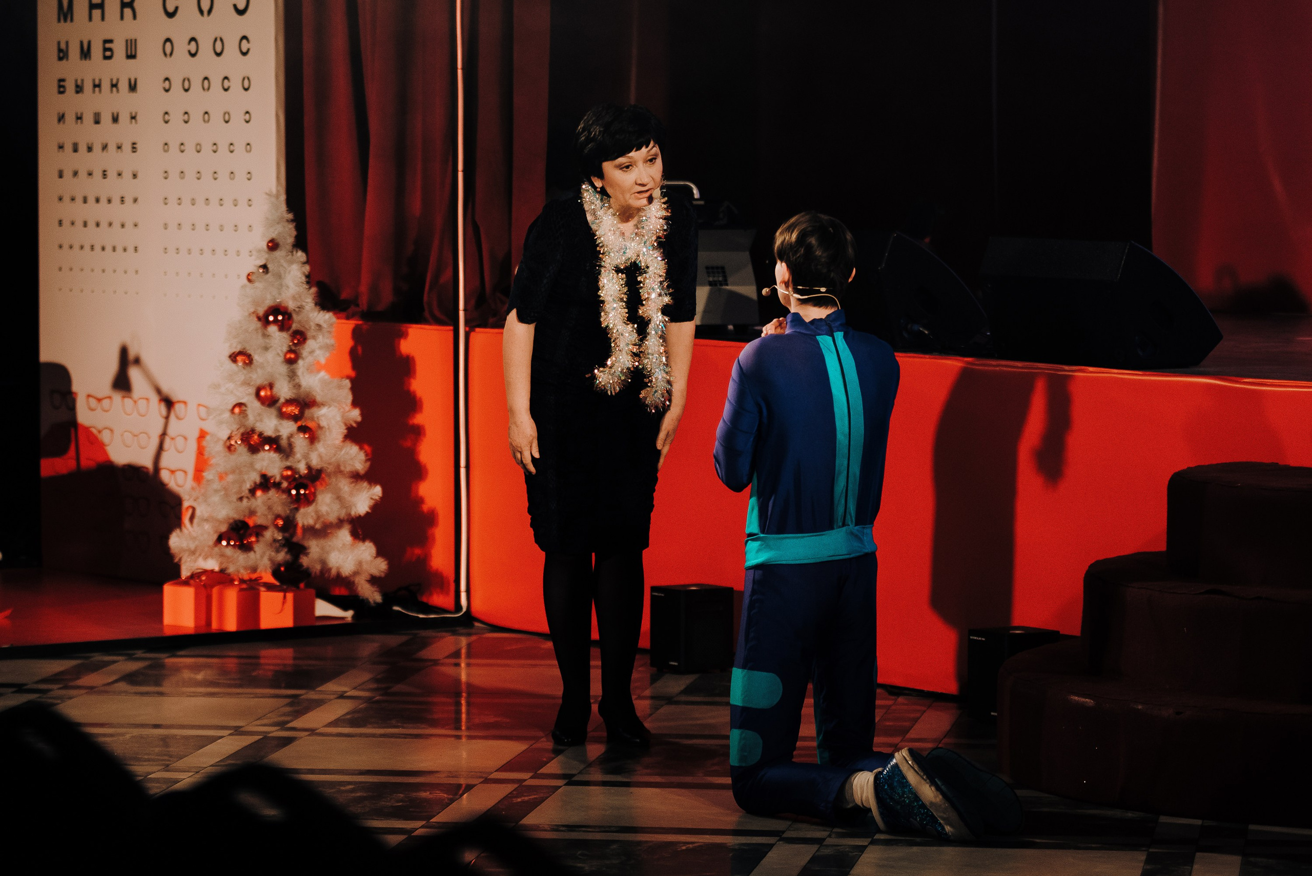 СПЕКТАКЛЬ «ВОЛШЕБНЫЕ ОЧКИ» ОПТИК-ЦЕНТР. Репортажный фотограф Зуев Роман г. Челябинск