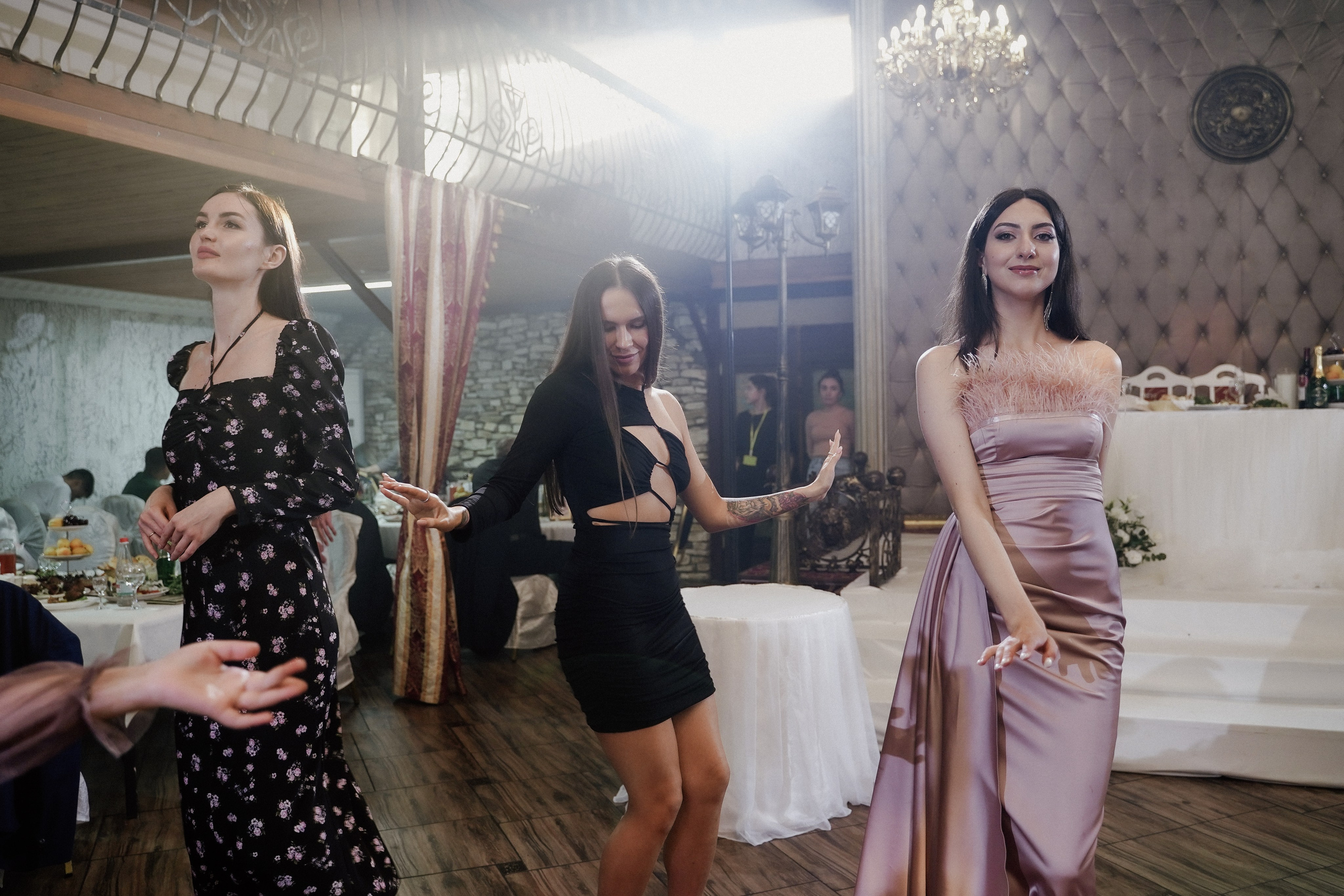 Алиса & Вааг. Фотосъемка и видеосъемка свадеб Липецк