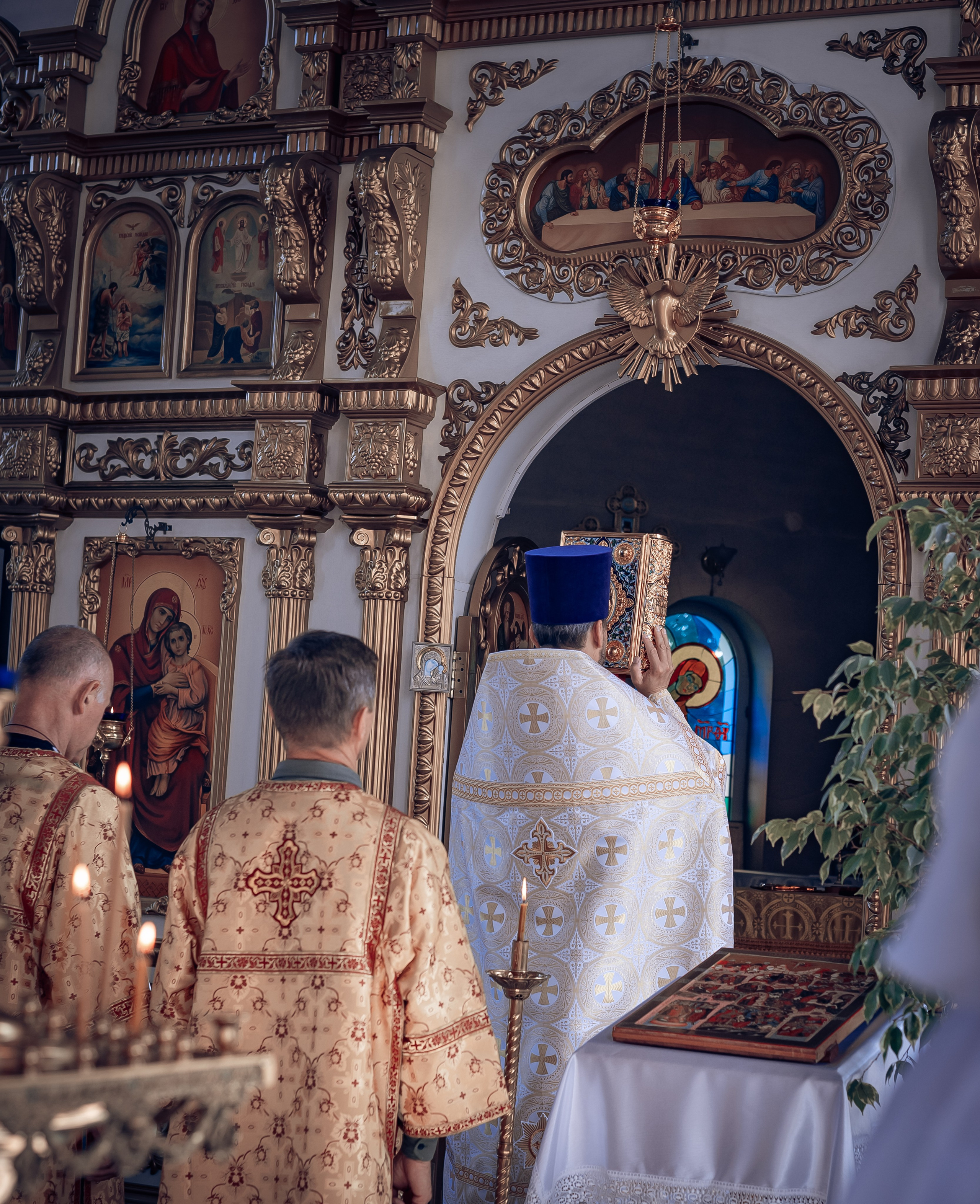 Воскресная служба в Рождественско-Николаевском храме. Фотографы крещения/венчания  Красноярск Татьяна и Вячеслав Переваловы