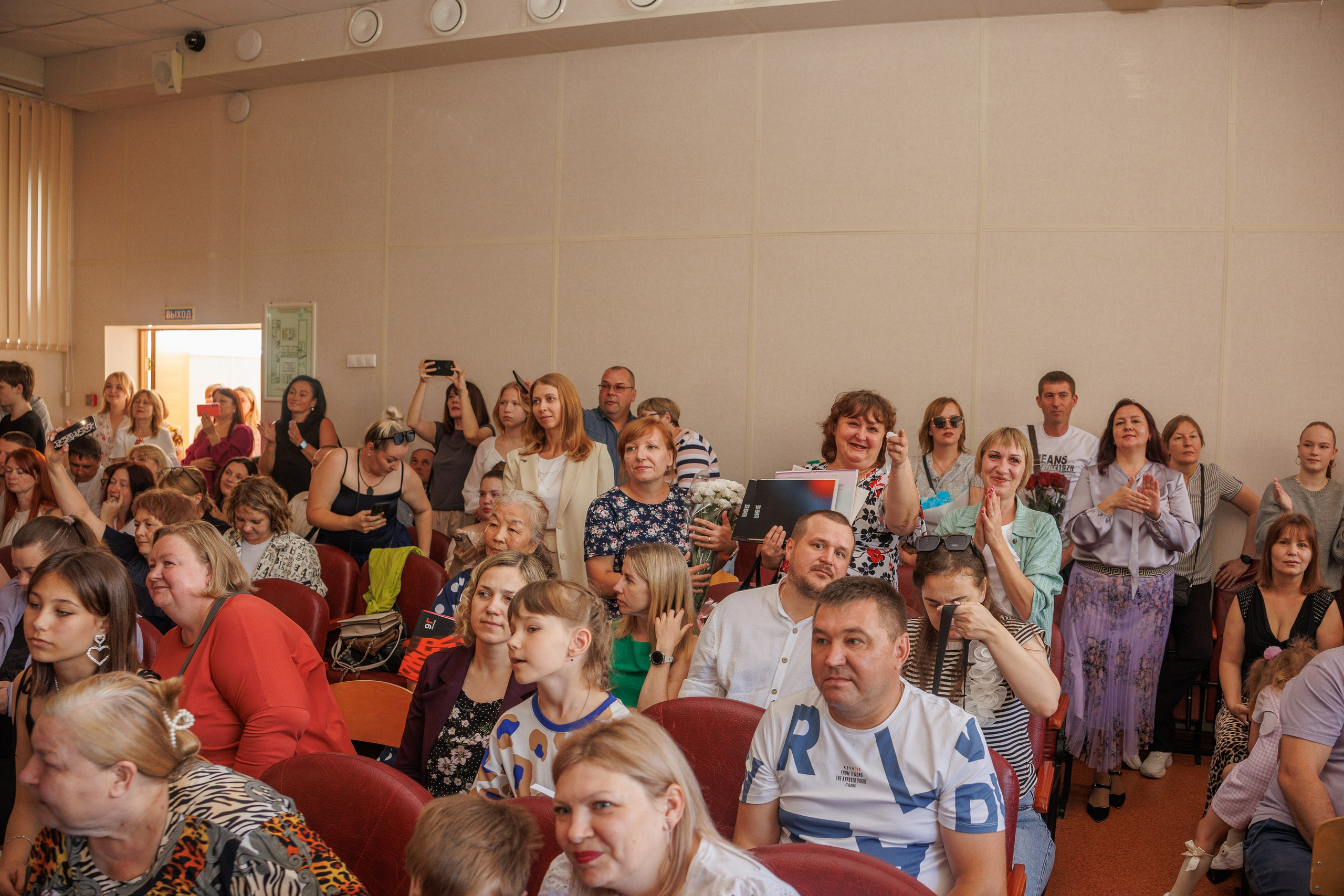 Вручение аттестатов. Свадебный и семейный фотограф в Новосибирске Ирина Дорошкова