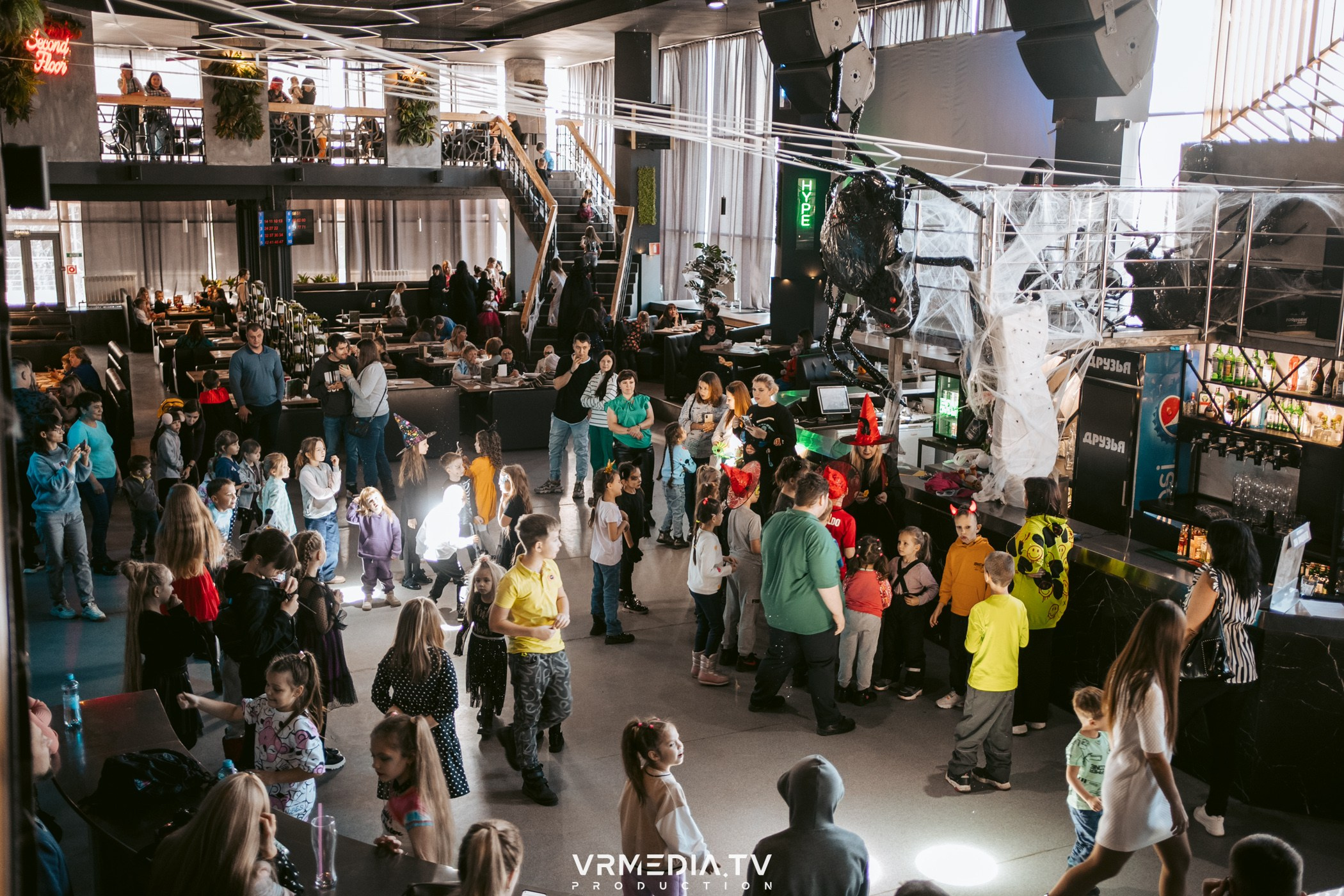 Baby time в баре «Друзья»