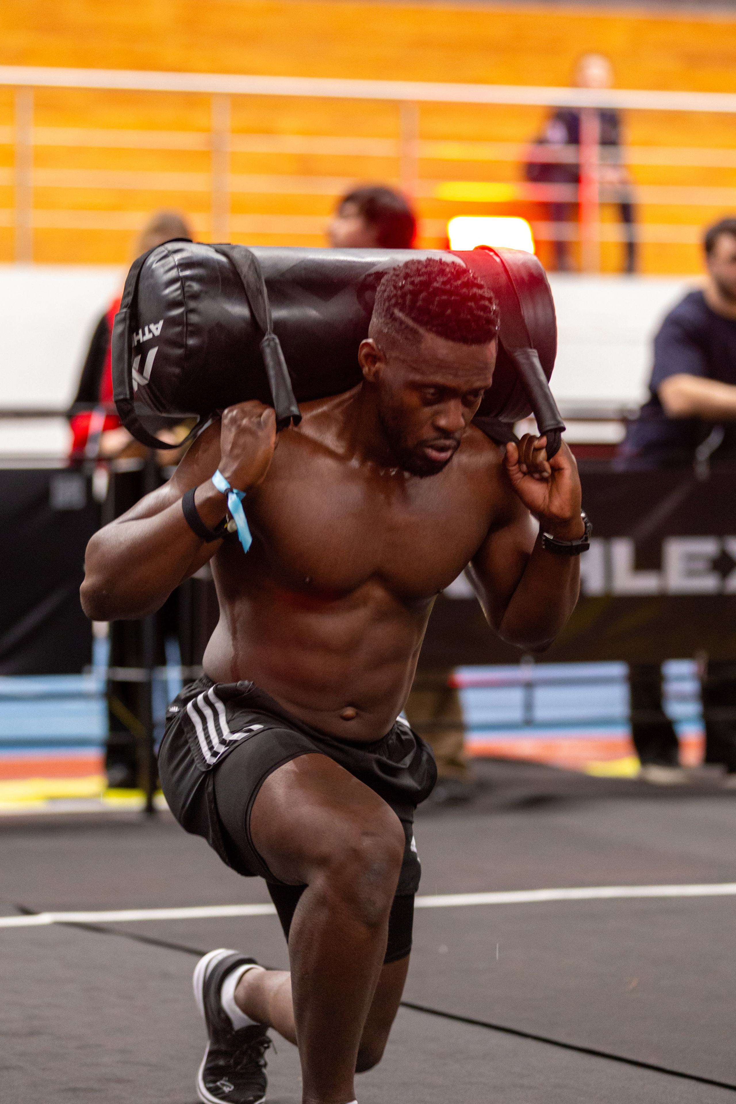 Спортивная фотосессия фитнесс тренера. Фотограф Анастасия Мухитдинова