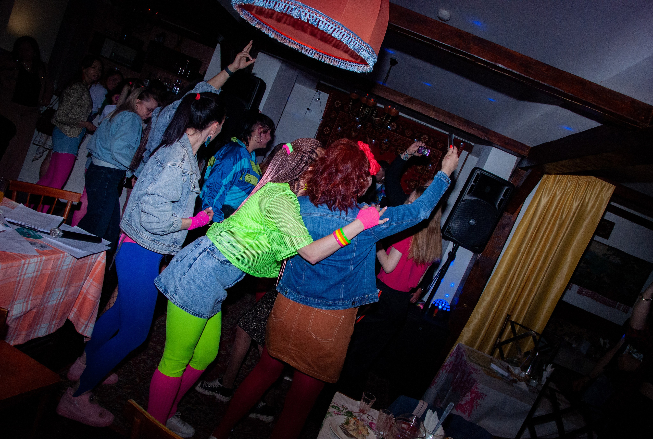 Вечеринка 90-тые. Фотограф Катя Щербина