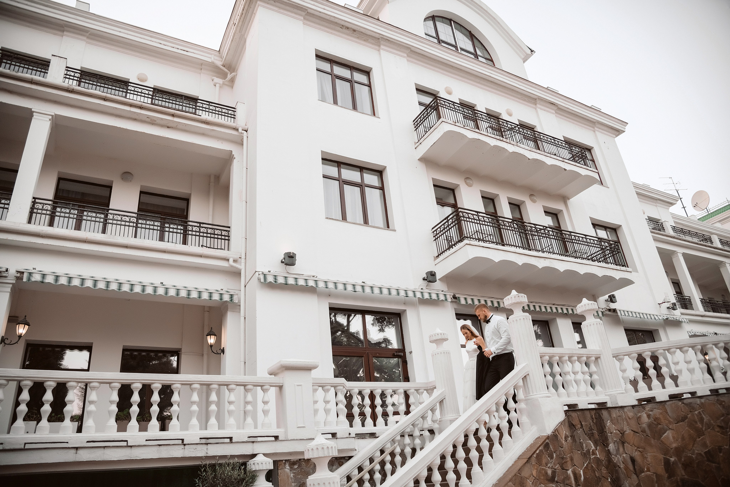 Свадебная фотосессия в отеле RIVIERA SUNRISE RESORT & SPA. Свадебный и семейный фотограф и видеограф, Крым, Москва, Санкт -Петербург