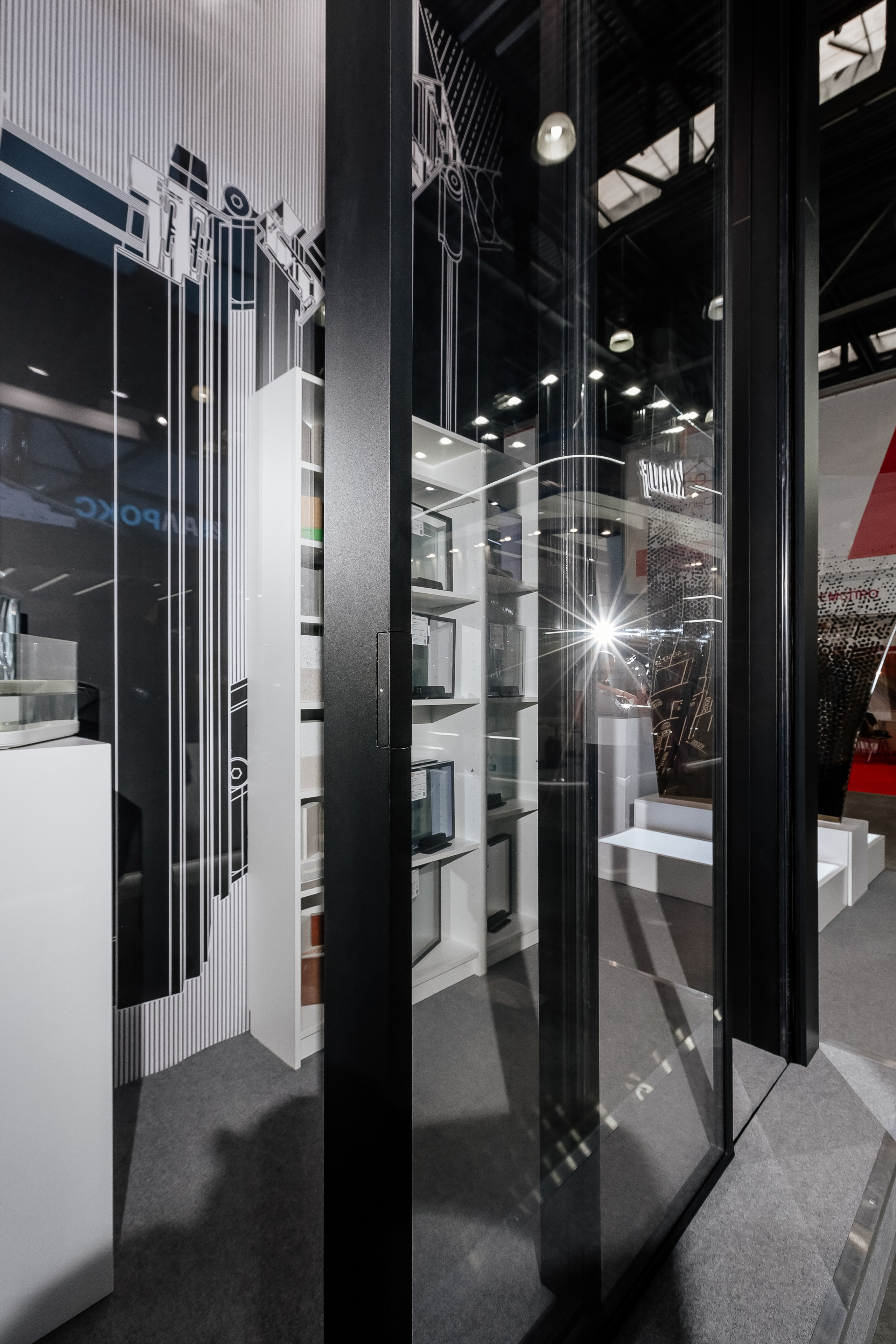 Frameless на выставке mosbuild. Профессиональный фотограф Инесса Новикова в Москве