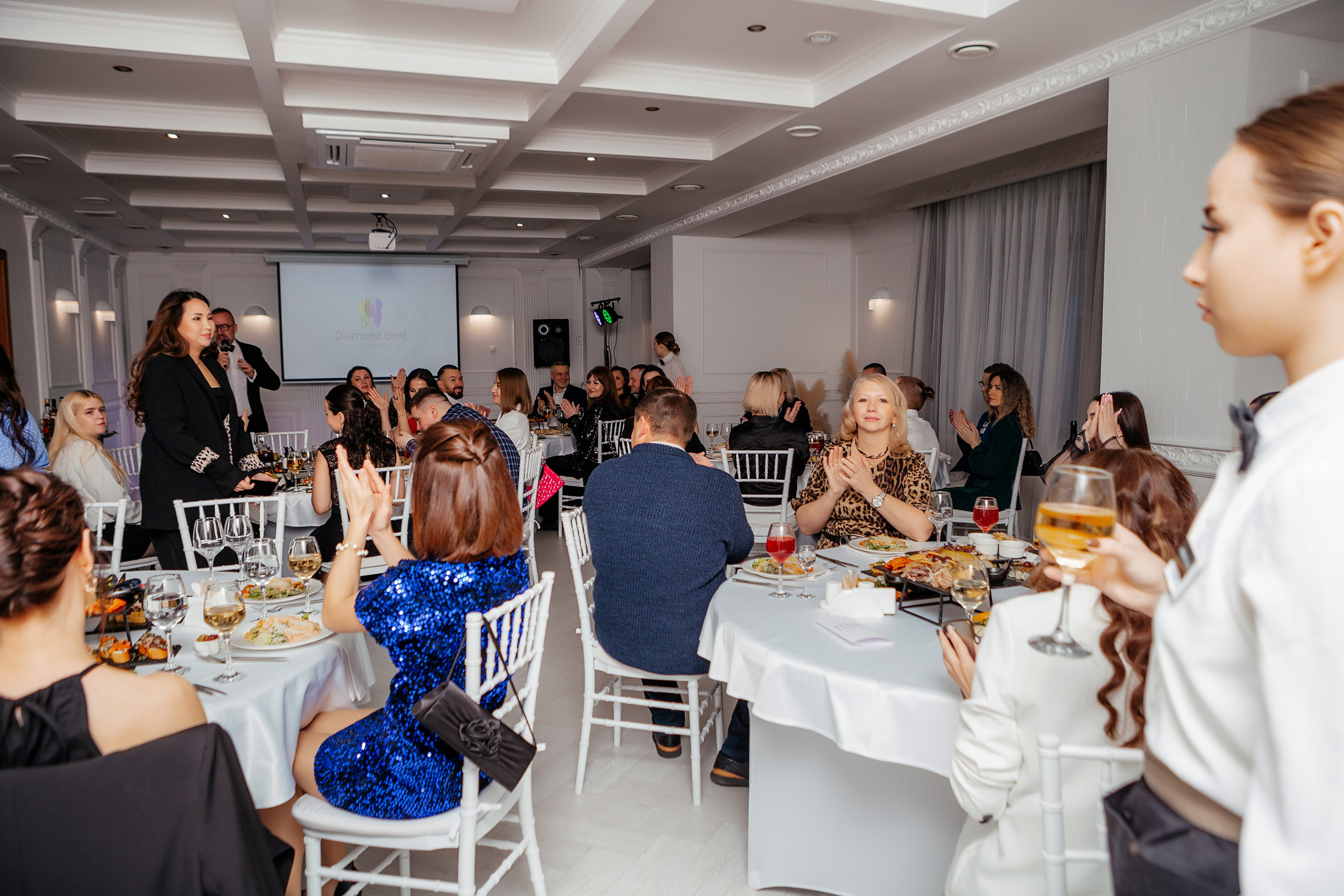 Юбилей стоматологии. Контент фотограф, съемка для маркетплейсов, фуд съемка и репортажи в Новосибирске Ралия Галеева