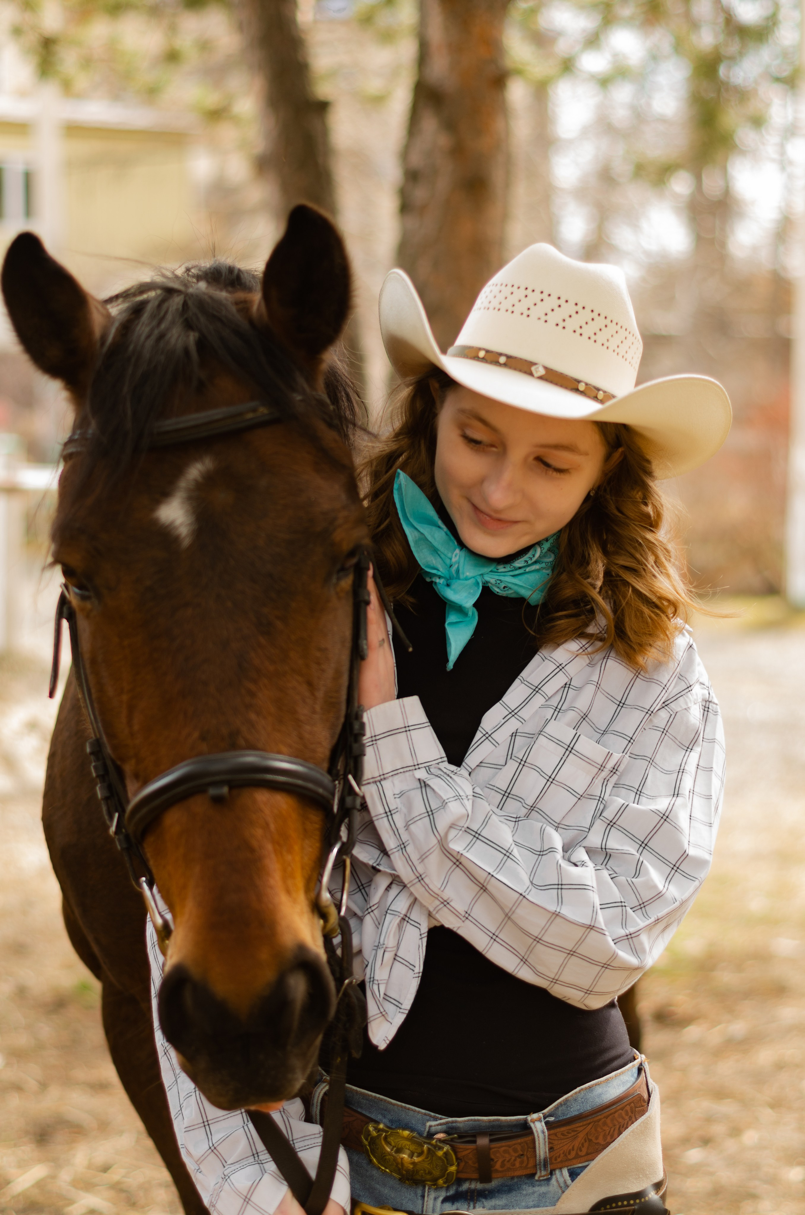 Ковбойская девчонка. Фотограф Марина Доглядная Челябинск фотосессии с лошадьми, мотоциклами