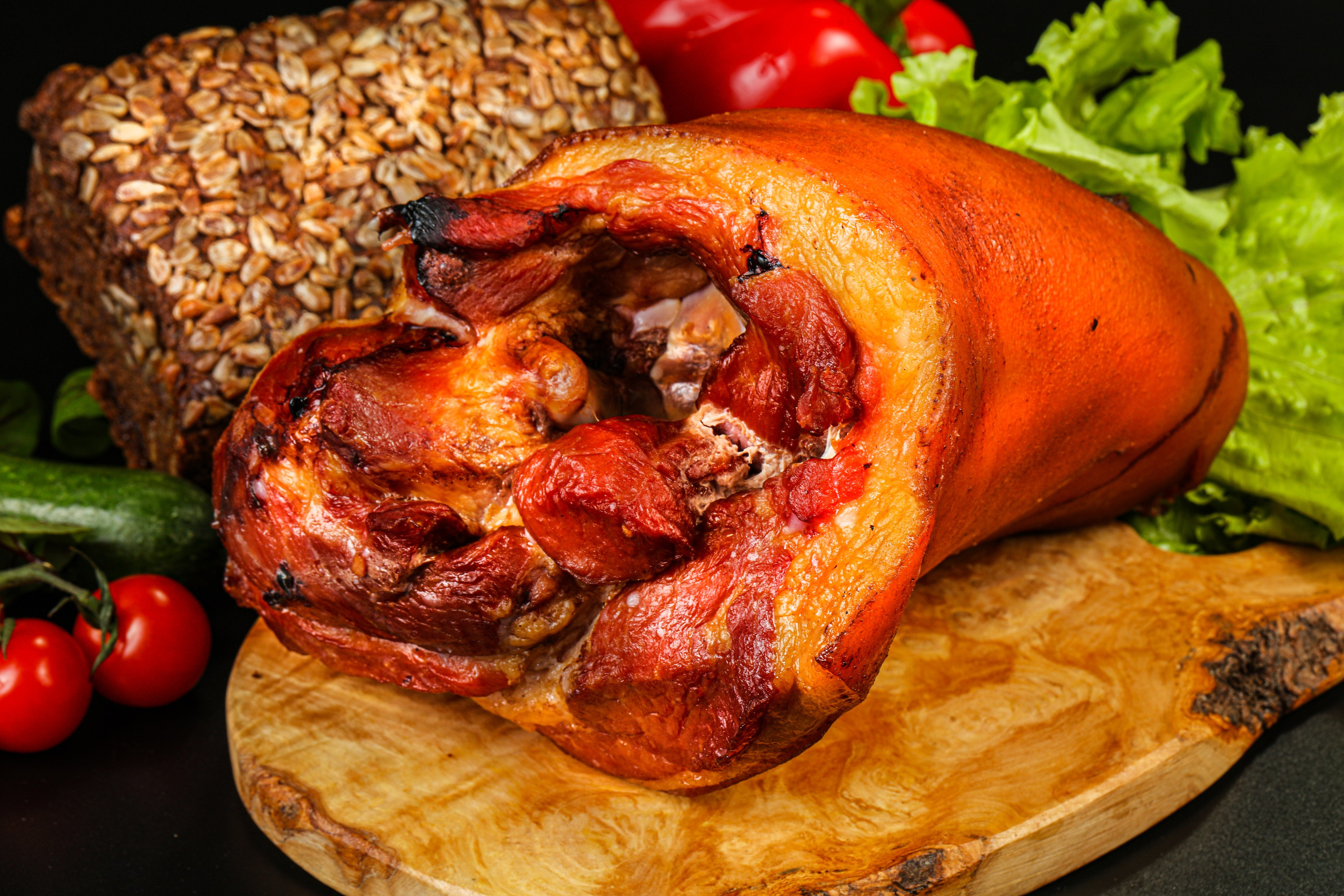 Колбасы и мясная продукция. Фуд-фотограф Андрей Старостин — съемка еды в Москве. 9000 руб. в час