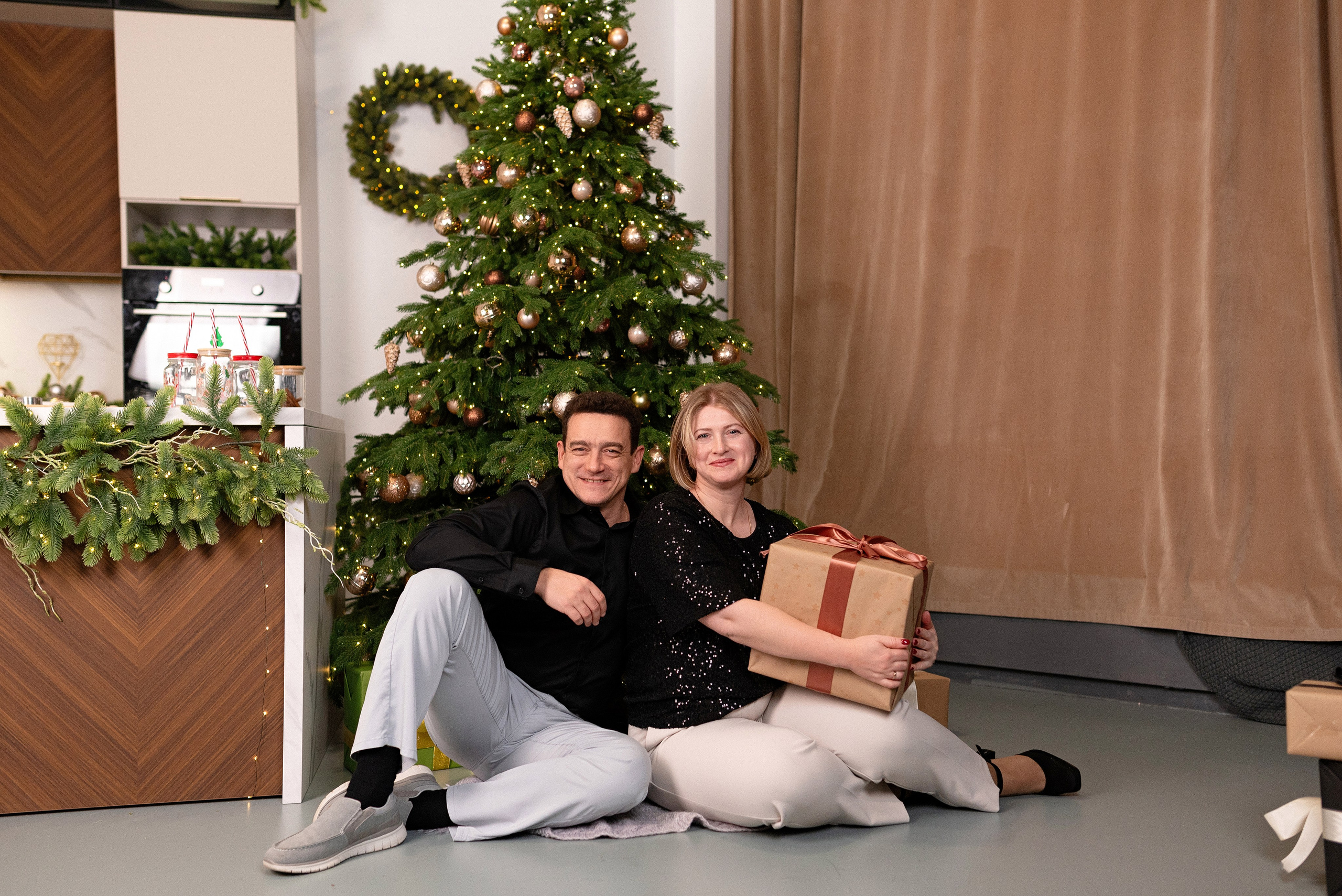 Семейная фотосессия в фотостудии Art Royal. Детский и семейный фотограф в Сургуте и Нефтеюганске Анна Старцева