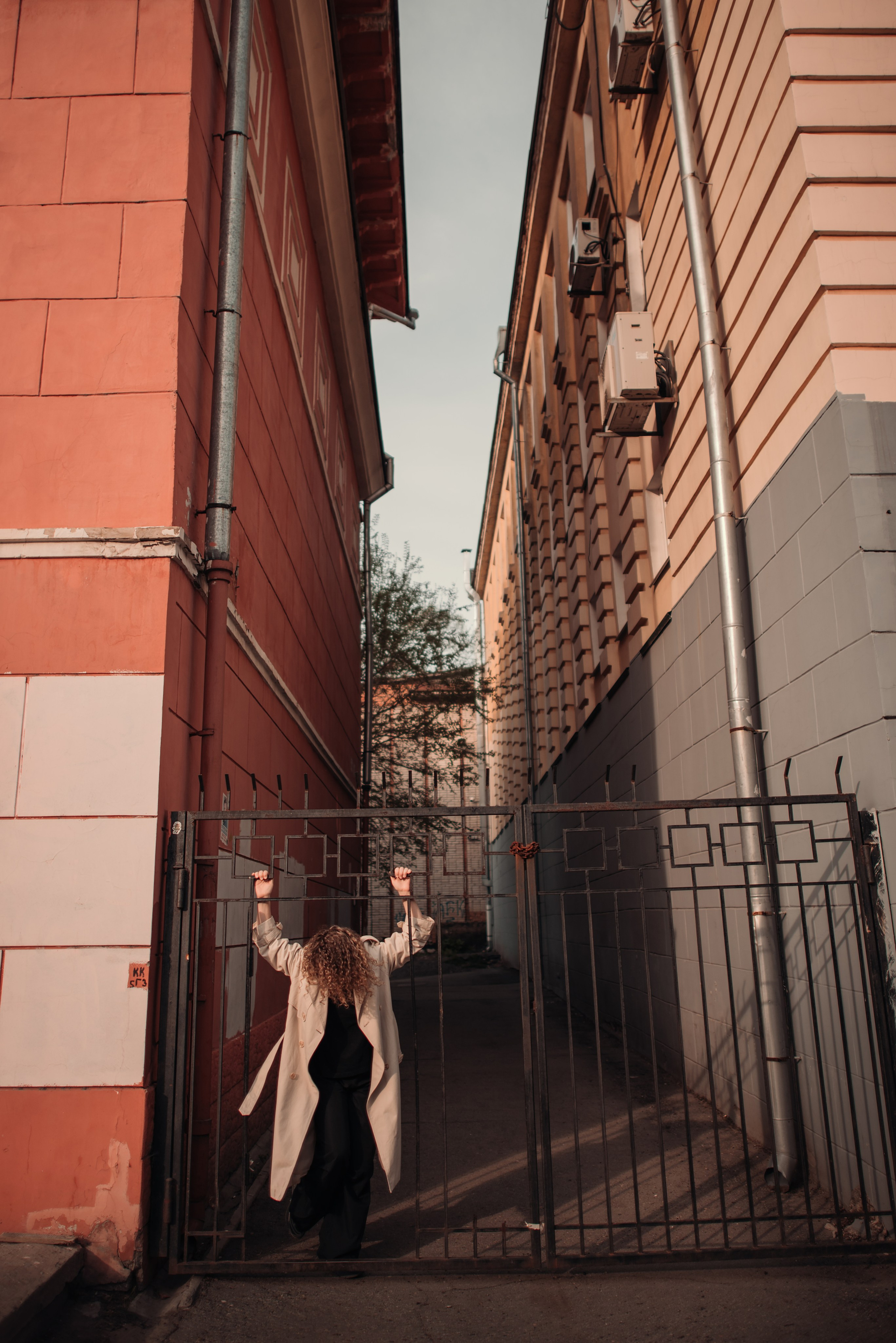 Рассвет в городе: Ира и парсон Гром. Портфолио