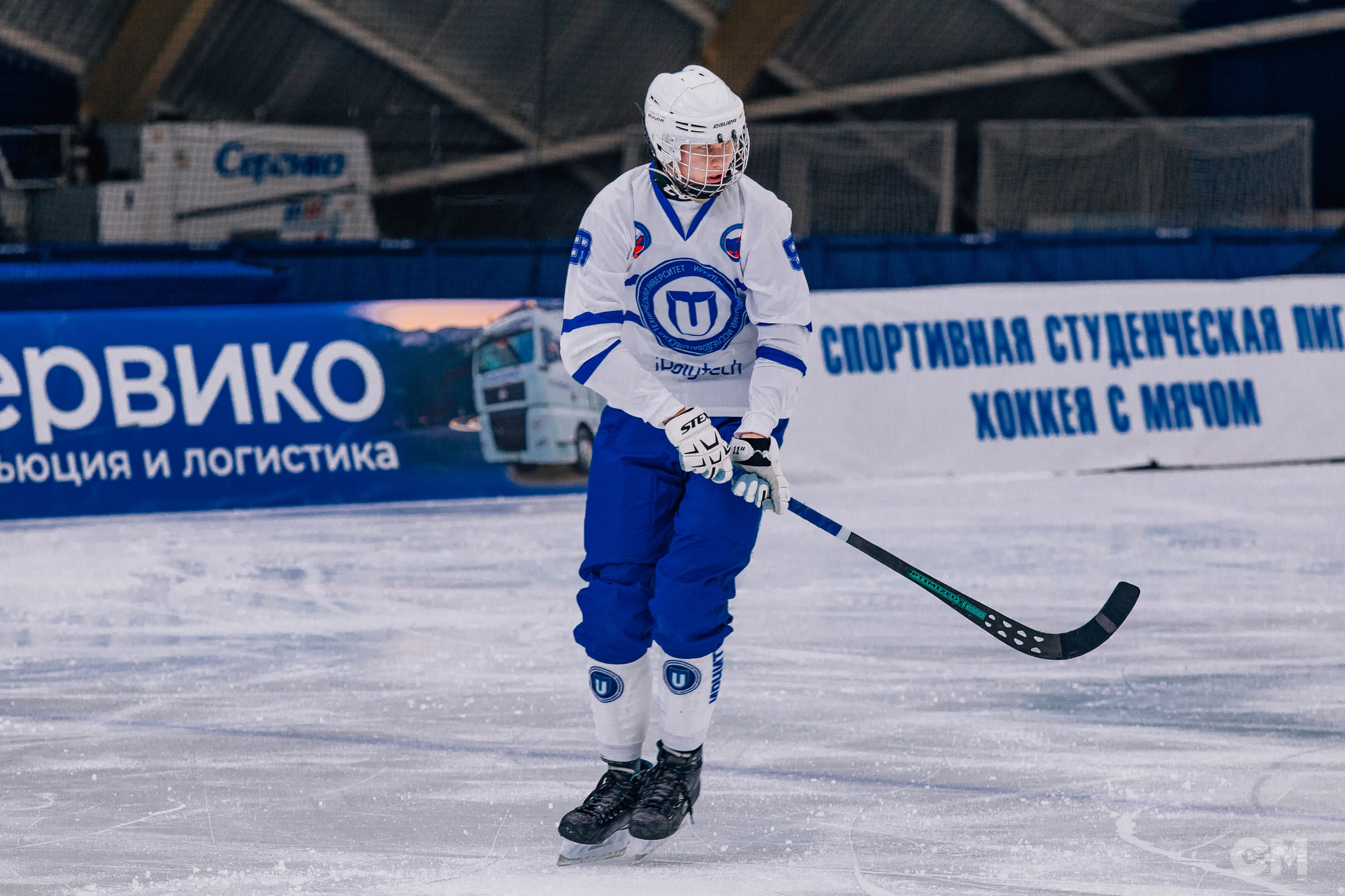 Чемпионат Студенческой спортивной лиги. Ковалёв хоккея с мячом. Репортажный фотограф в Иркутске — Ярослав Ковалёв