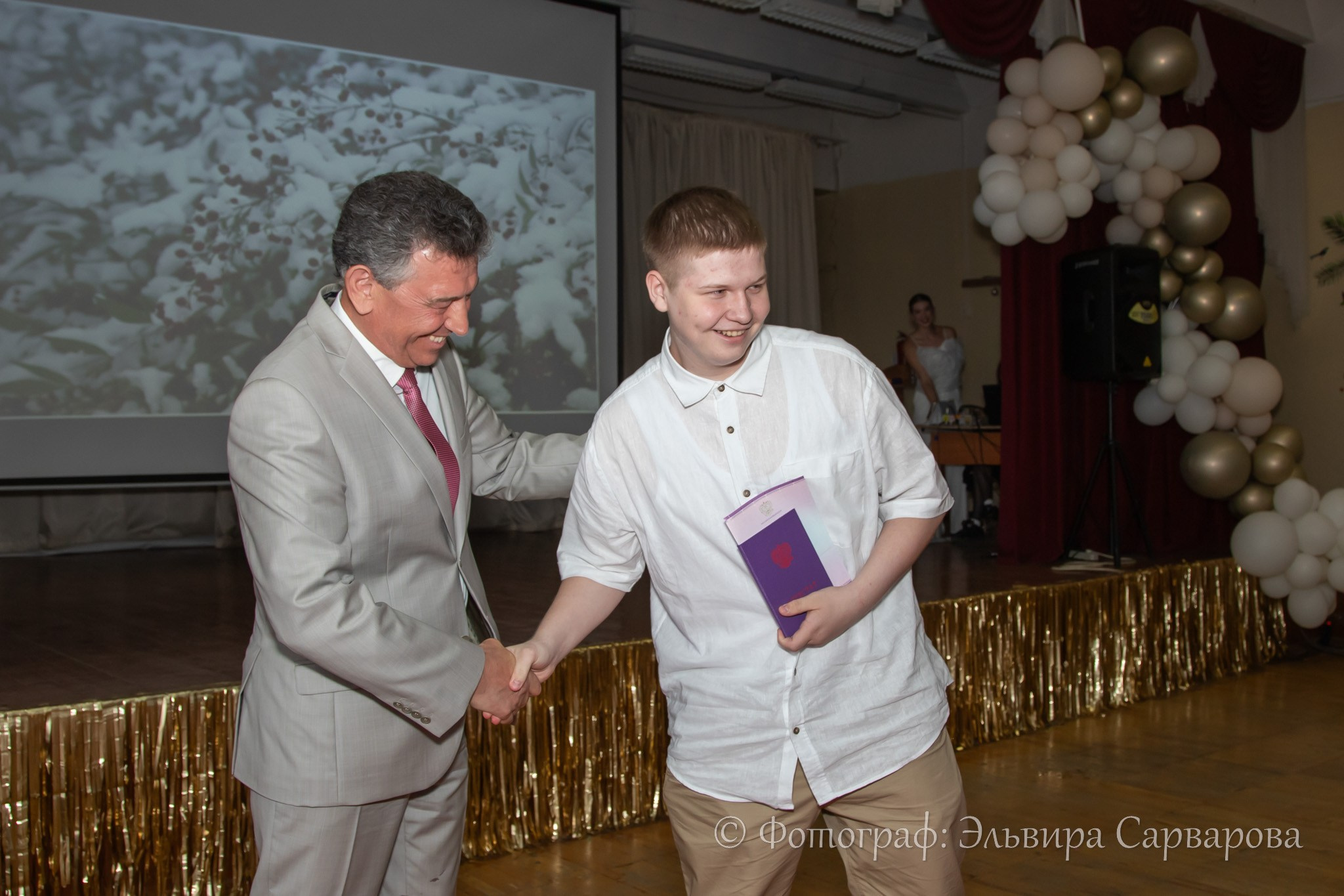Вручение аттестатов 9 класс. Репортажный Фотограф