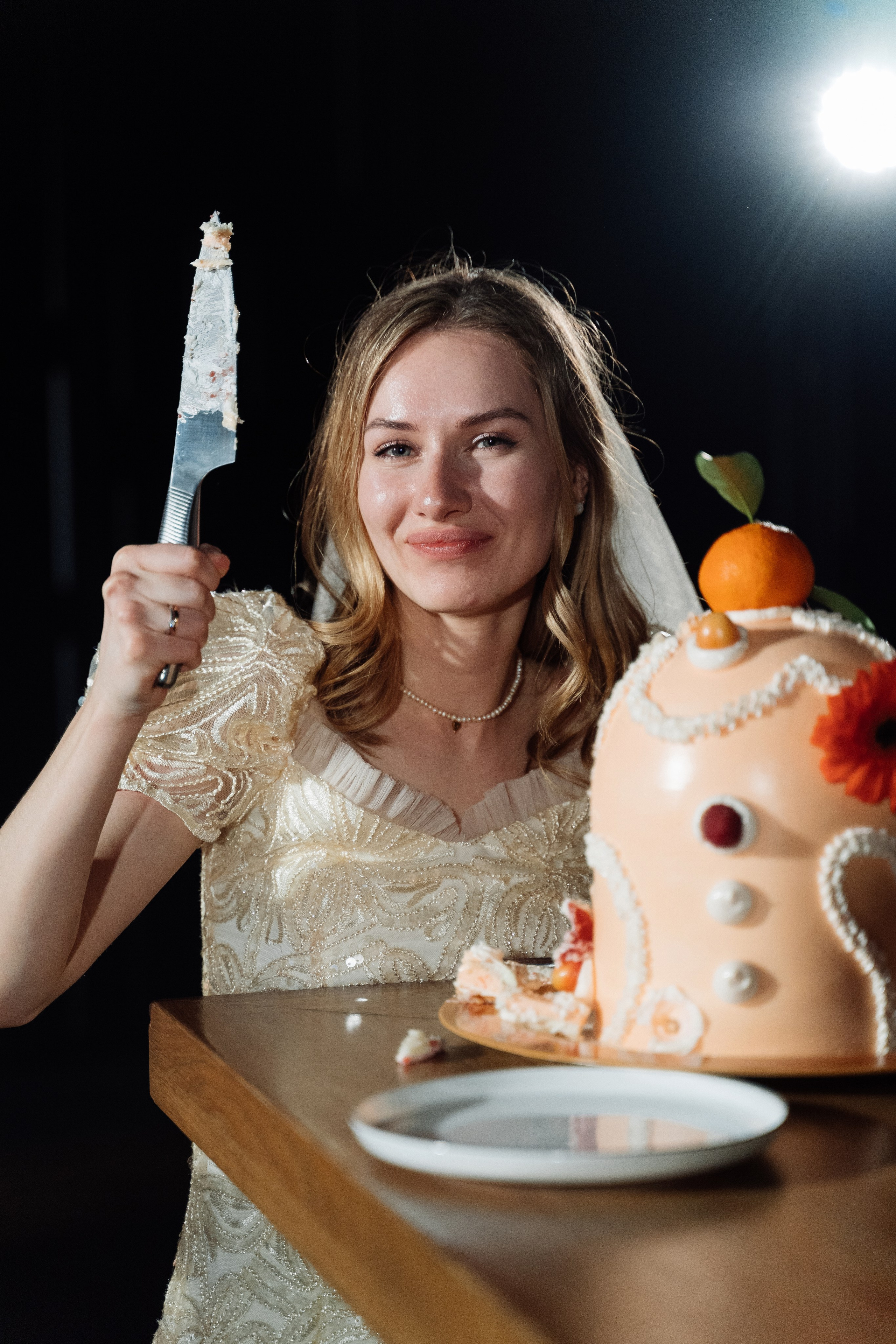 Камерная свадьба на фонтанке в сезонах. Свадебный фотограф организатор в Санкт-Петербурге Ассоль Опарина