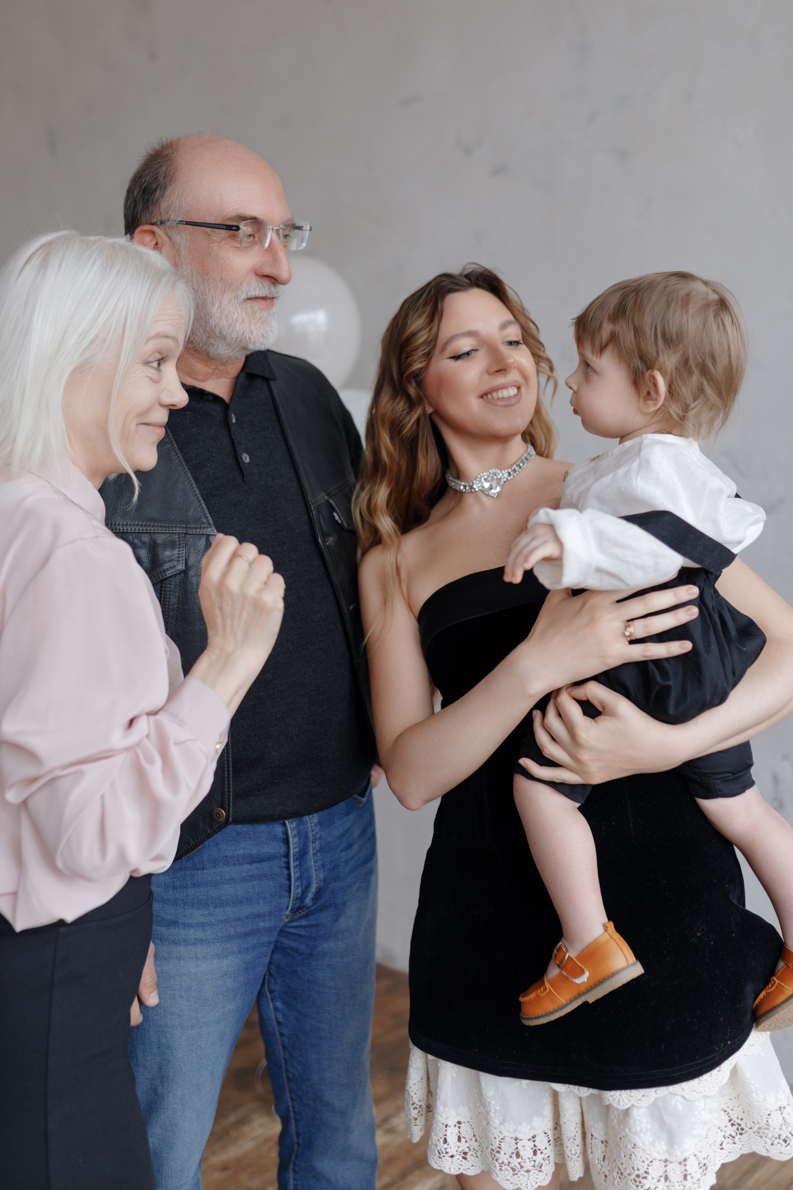 Арсению Годик. Главная