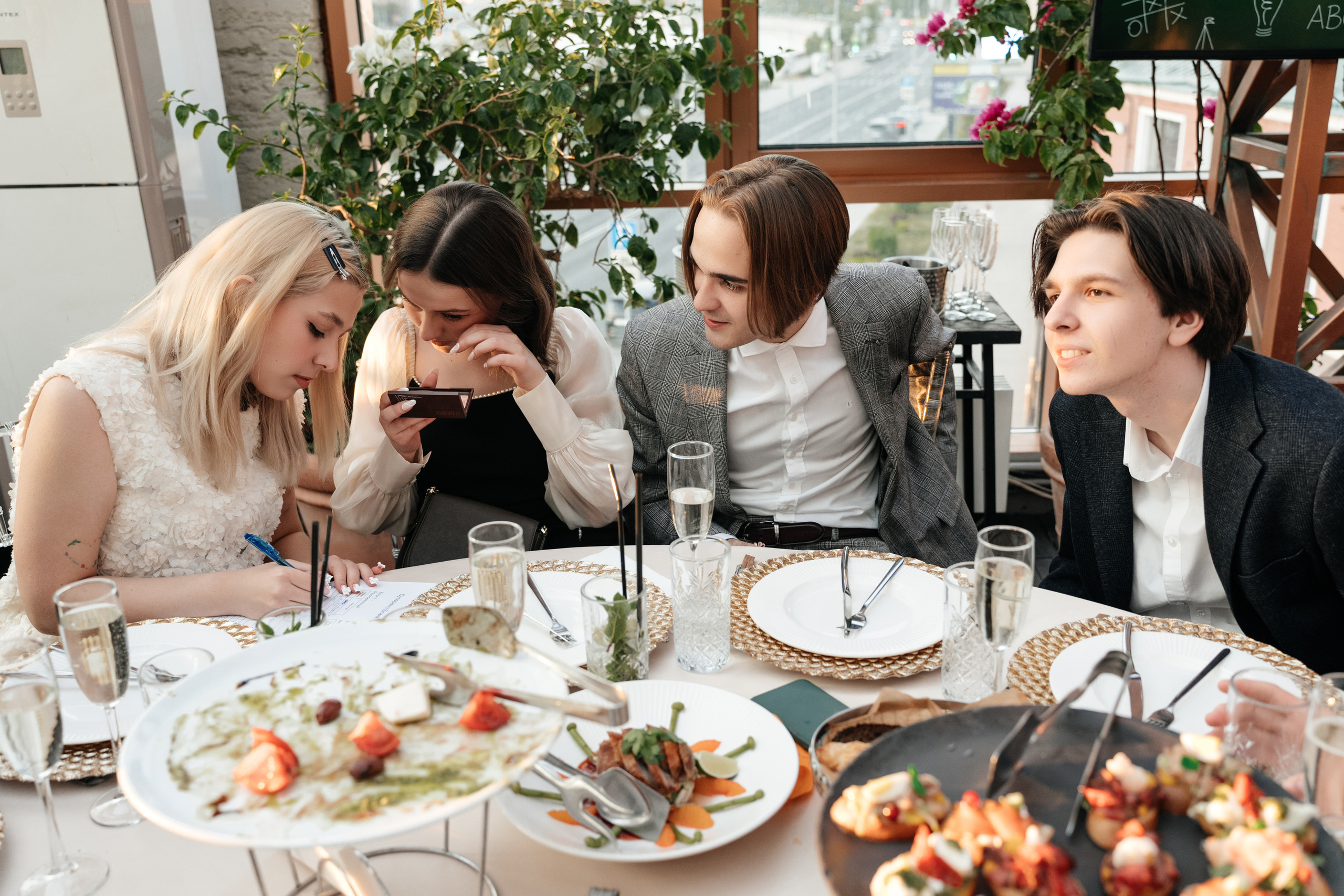 Выпускной 2023, репортаж. Свадебный фотограф Москва Александра Аверкова