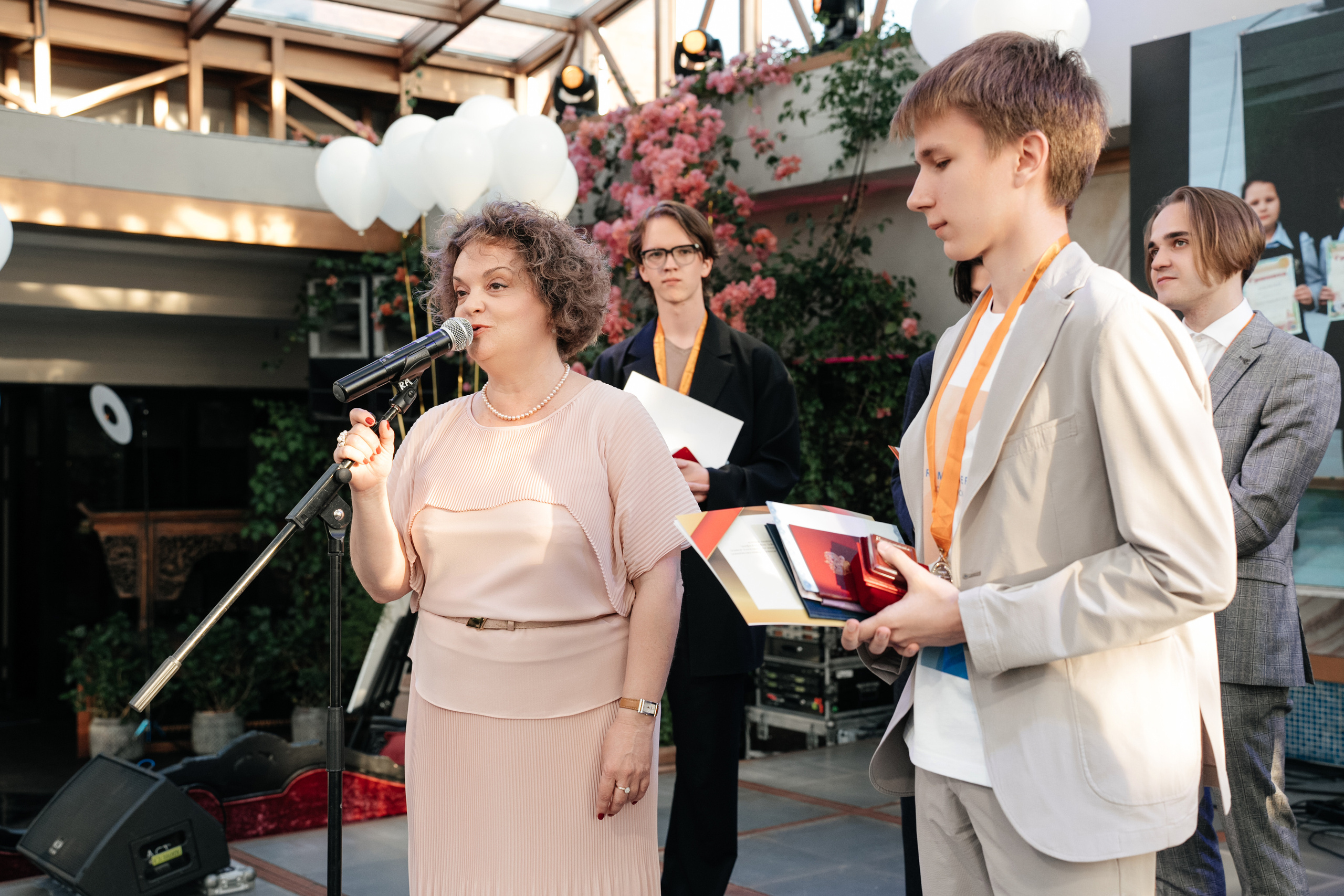 Выпускной 2023, репортаж. Свадебный фотограф Москва Александра Аверкова