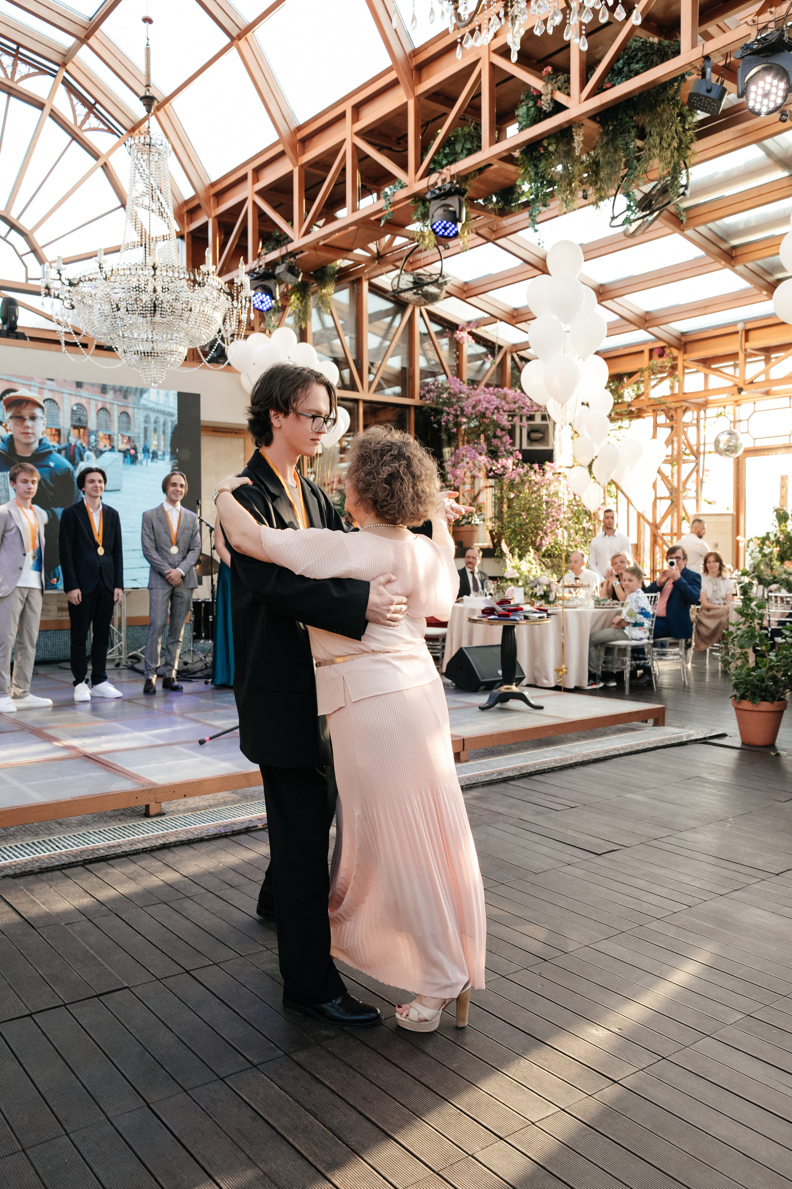 Выпускной 2023, репортаж. Свадебный фотограф Москва Александра Аверкова