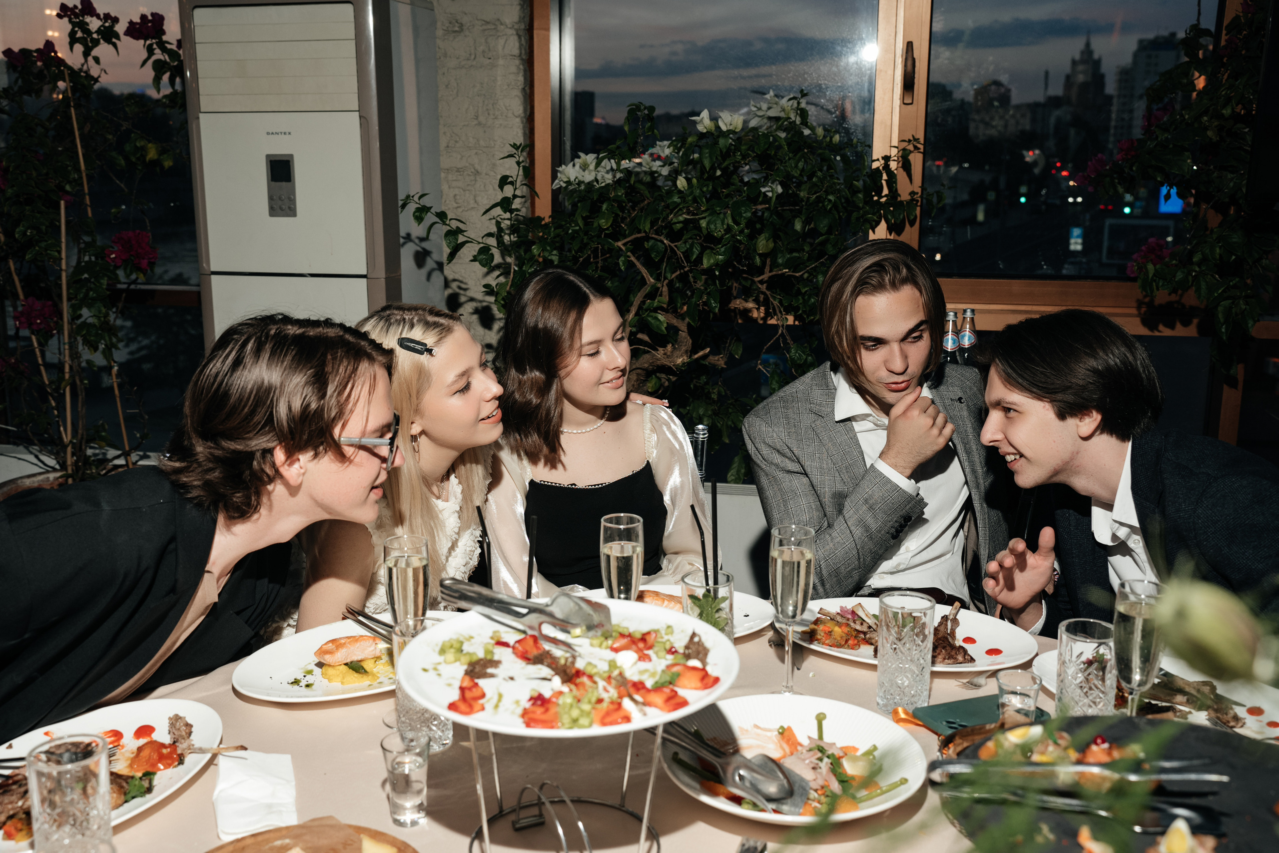 Выпускной 2023, репортаж. Свадебный фотограф Москва Александра Аверкова