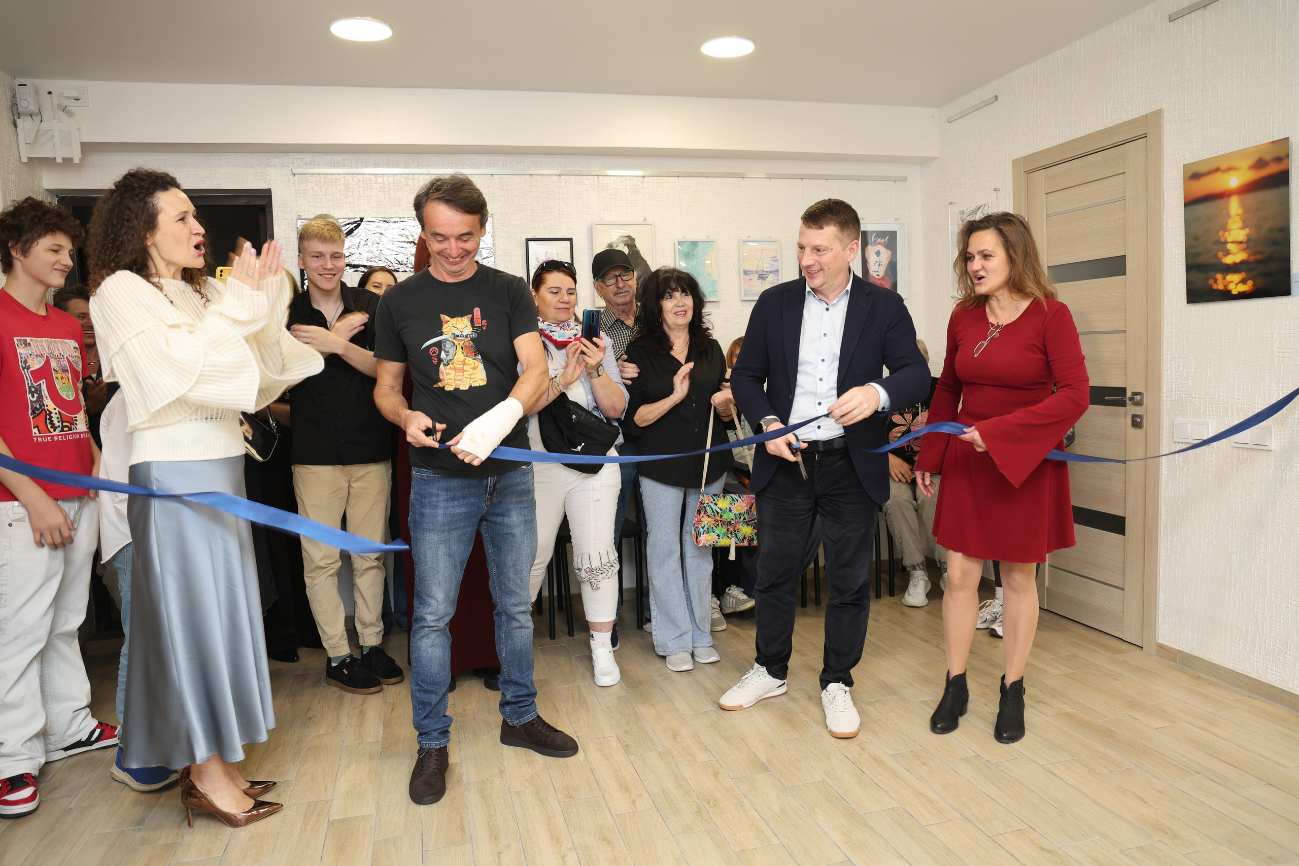 Открытие выставки в АРТ-пространстве Ники Сухаревой «Чёрное море». Фотограф в Геленджике Нина Небесная