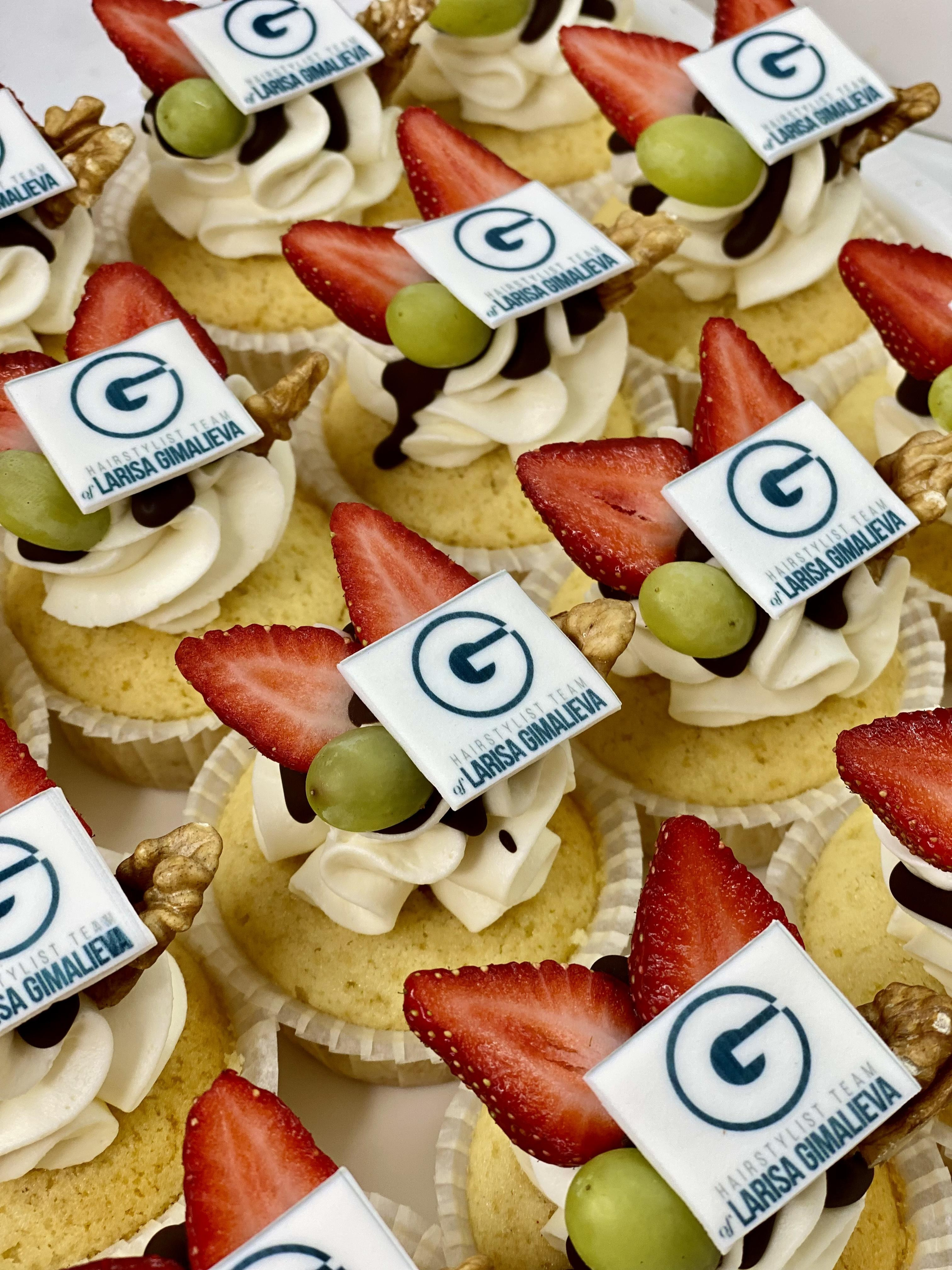 Капкейки фуршетные с логотипом. Katyasugarsugar капкейки, зефир, торты Москва