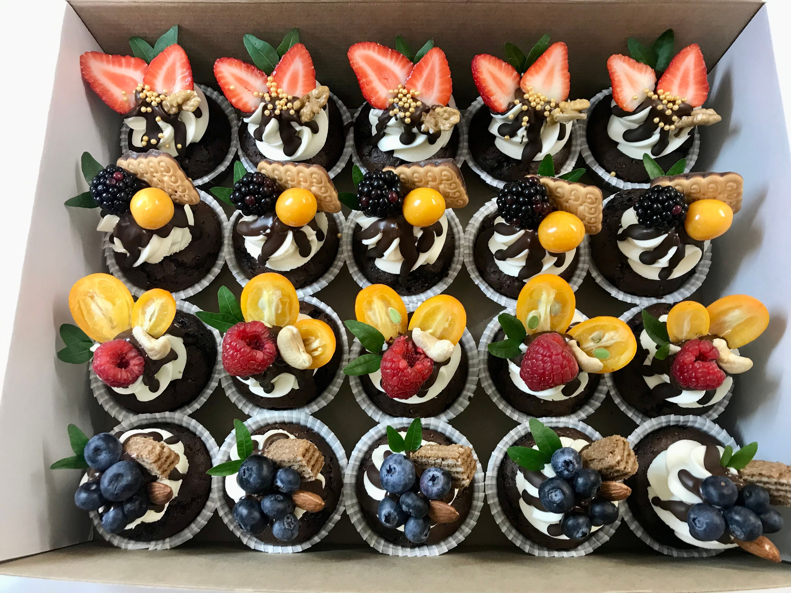 Капкейки фуршетные. Katyasugarsugar капкейки, зефир, торты Москва