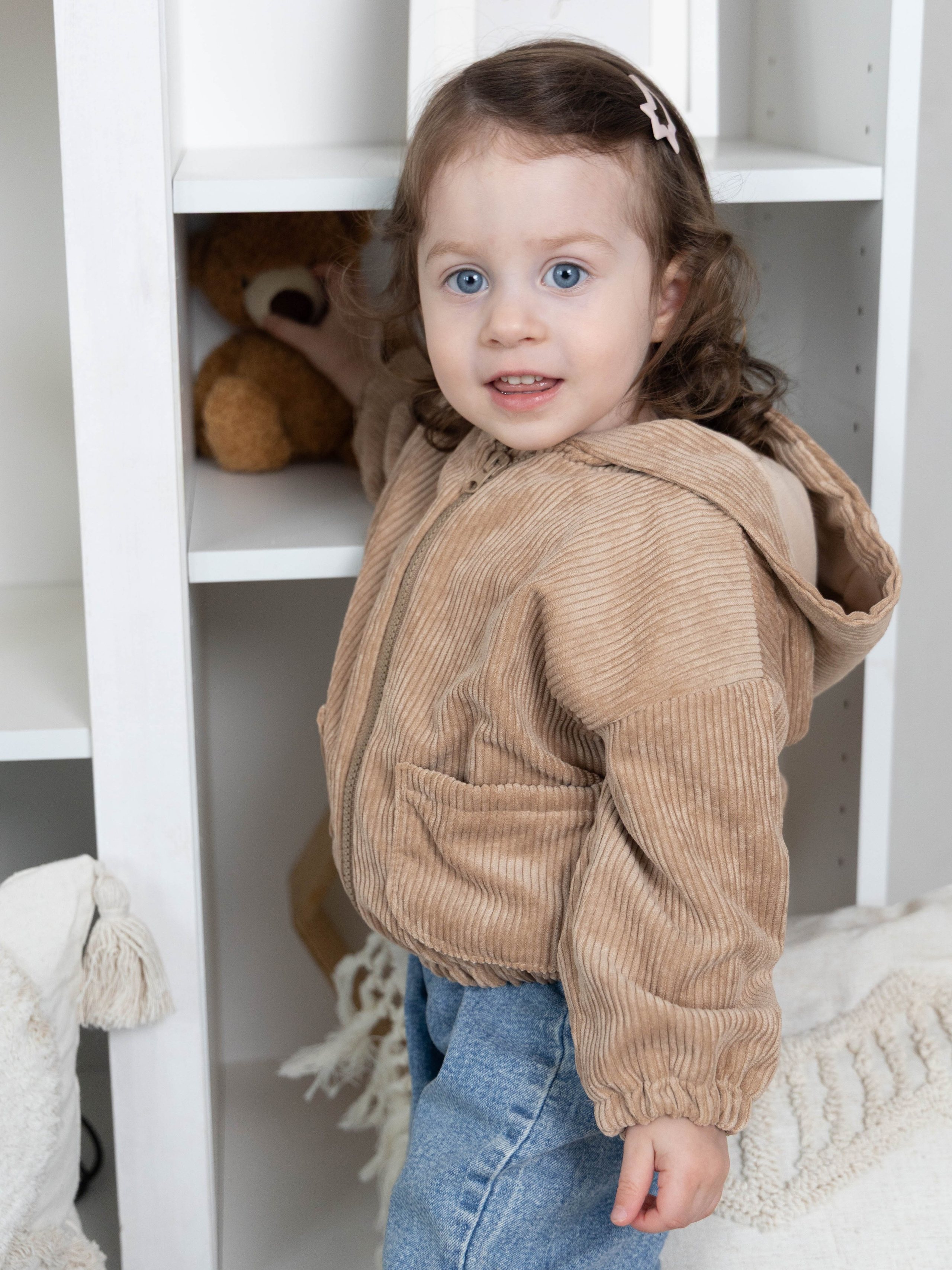 Детская ветровка. Фотограф для маркетплейсов, фотоуслуги в Жуковском Татьяна Марсуверских