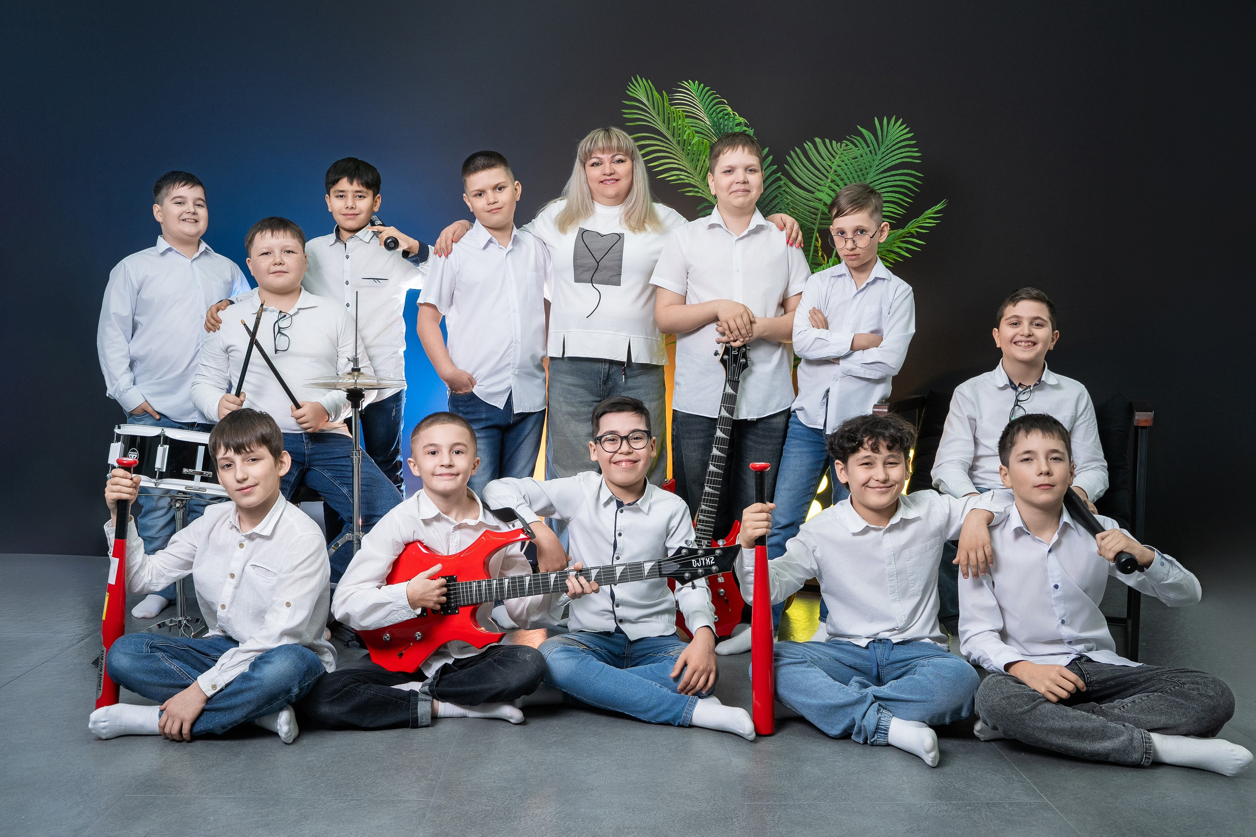 Выпускная фотосессия в фотостудии. Выпускные альбомы Нижнекамск Набережные Челны Фотостудия Небо