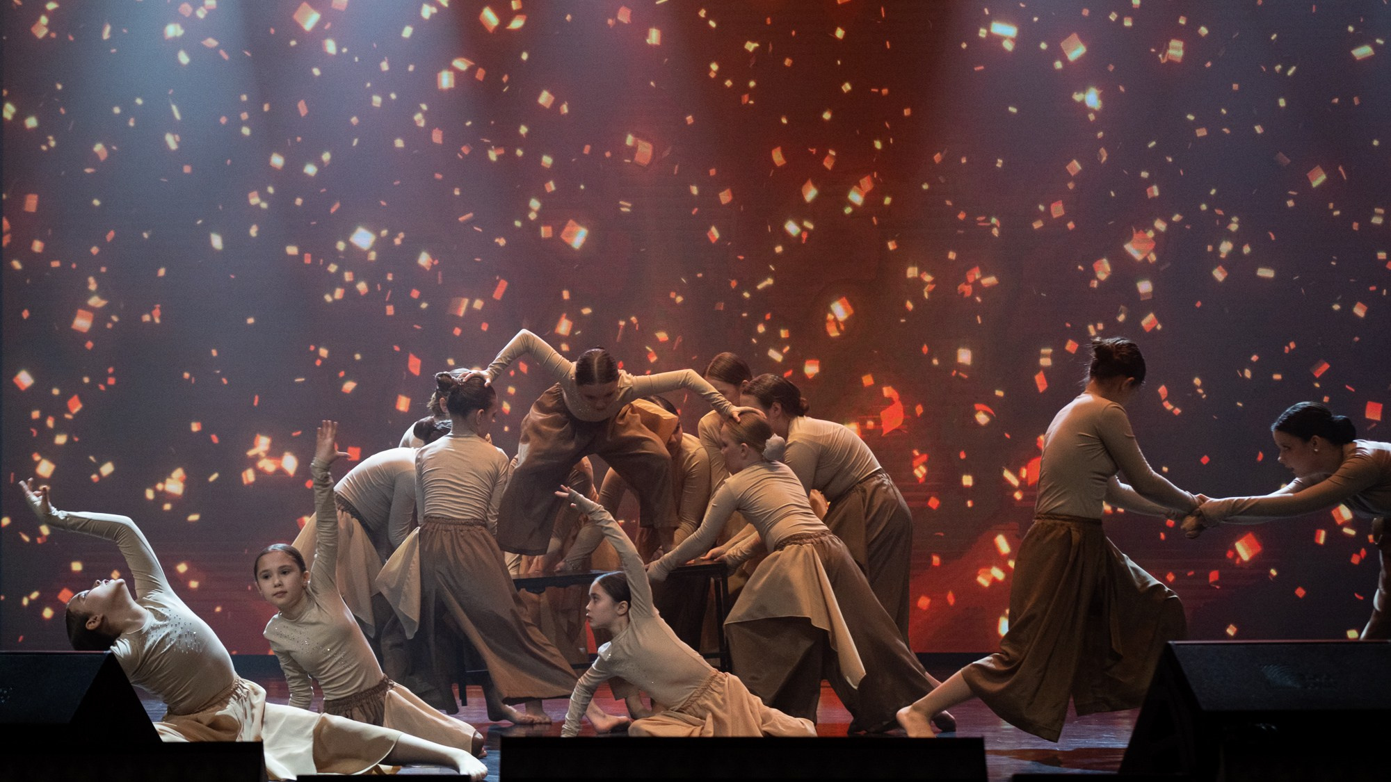 Отчетный концерт студии танца ARTIDANCE. Репортажный фотограф в Казани Павел Серпокрылов