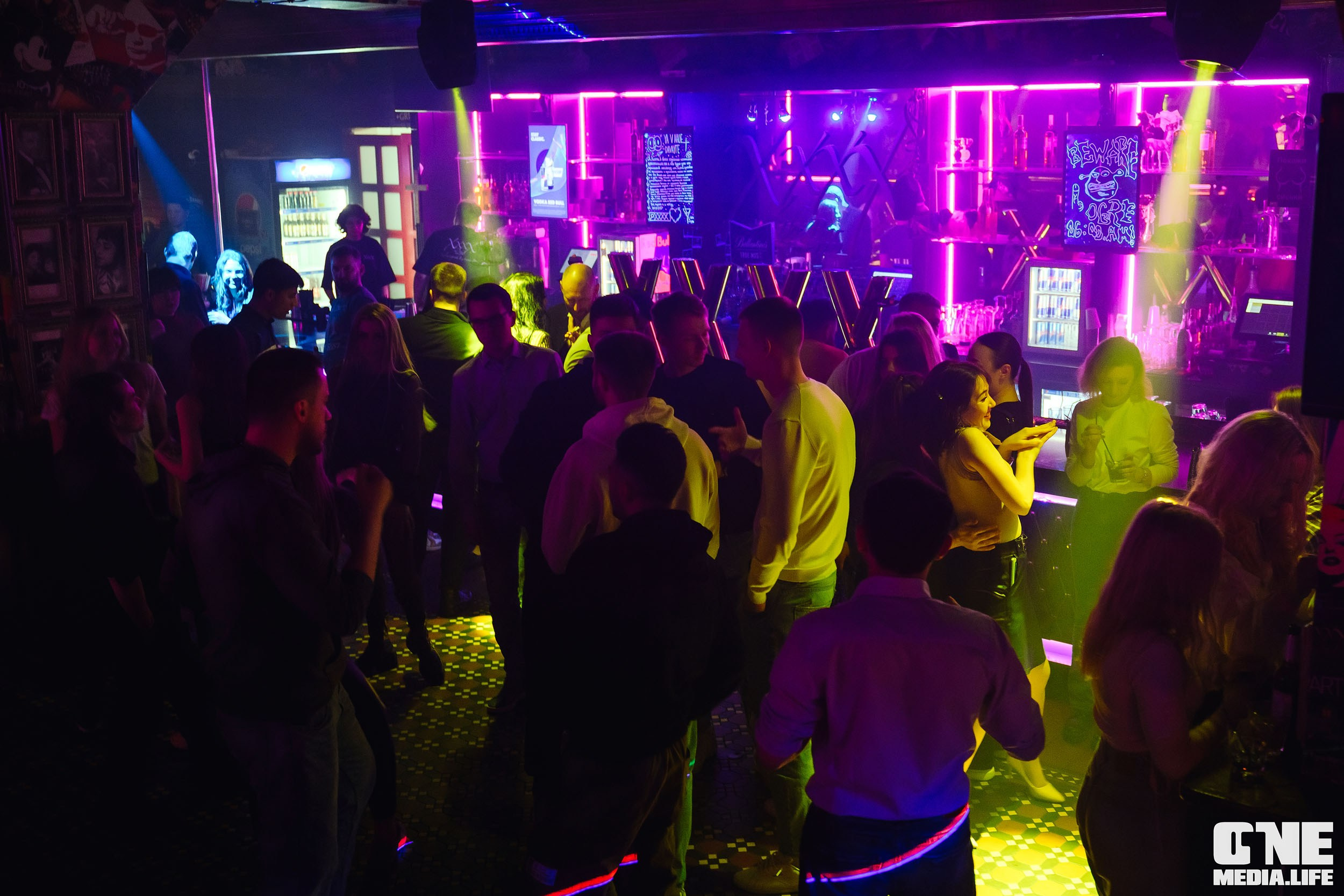 Фоторепортаж с субботней вечеринки в XxxX. One Media Life: фоторепортажи, фотоотчеты с мероприятий и заведений