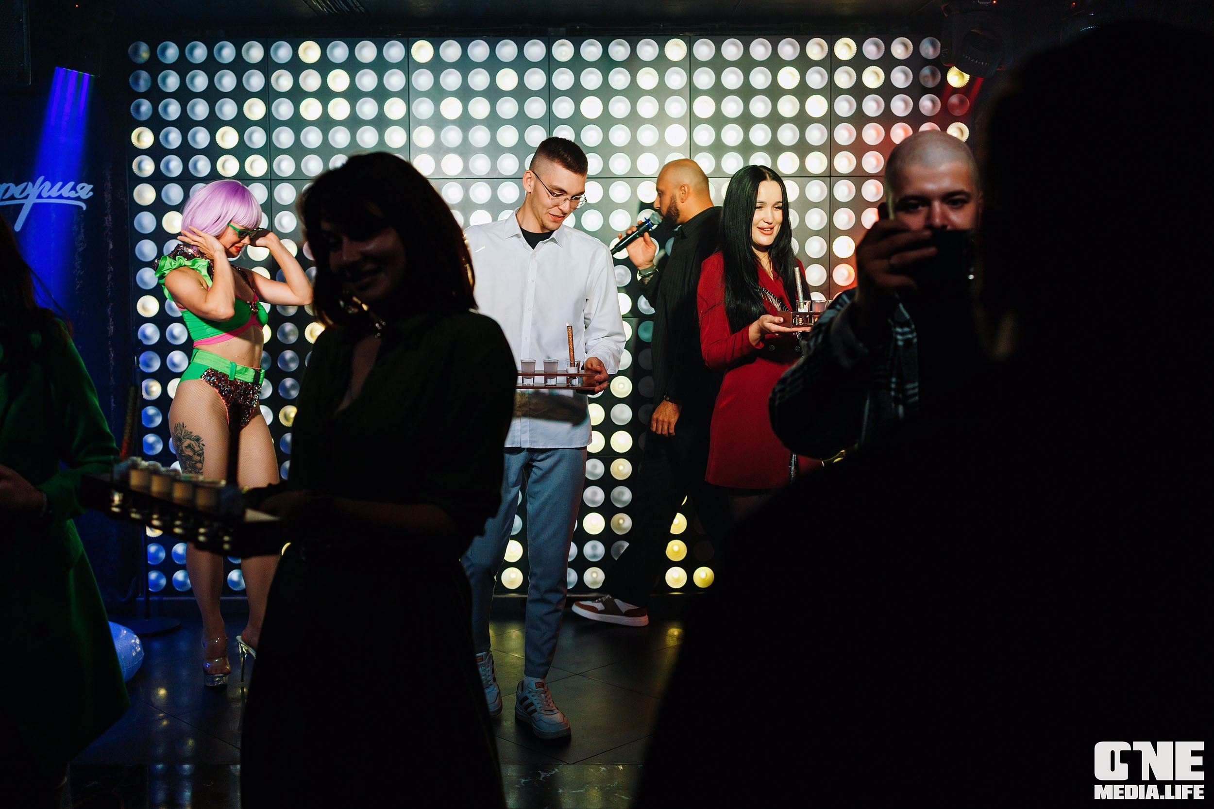 Фоторепортаж из караоке-клуба Эйфория. One Media Life: фоторепортажи, фотоотчеты с мероприятий и заведений
