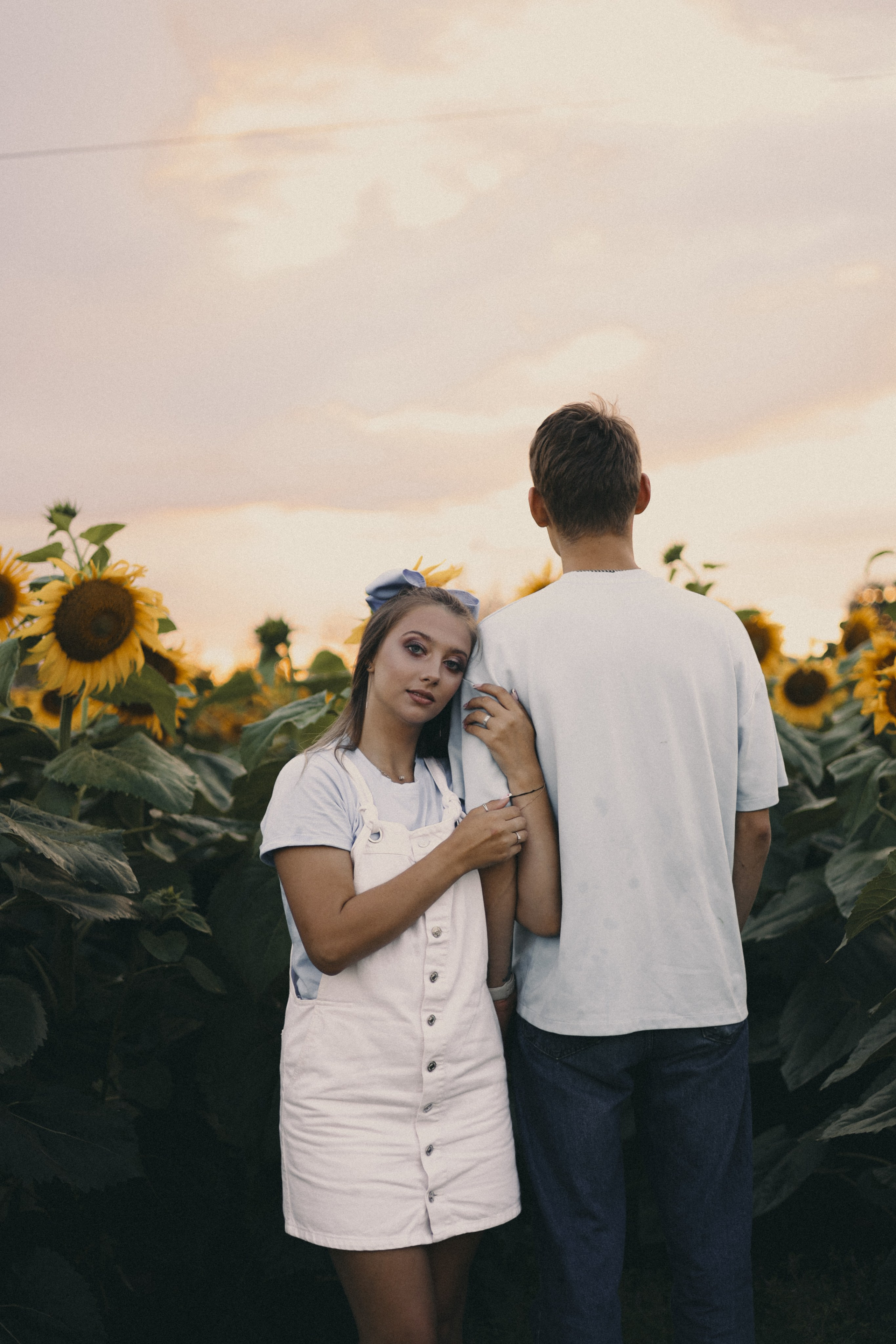 Михаил и Валерия | Подсолнухи. Фотограф Мария Лаенко