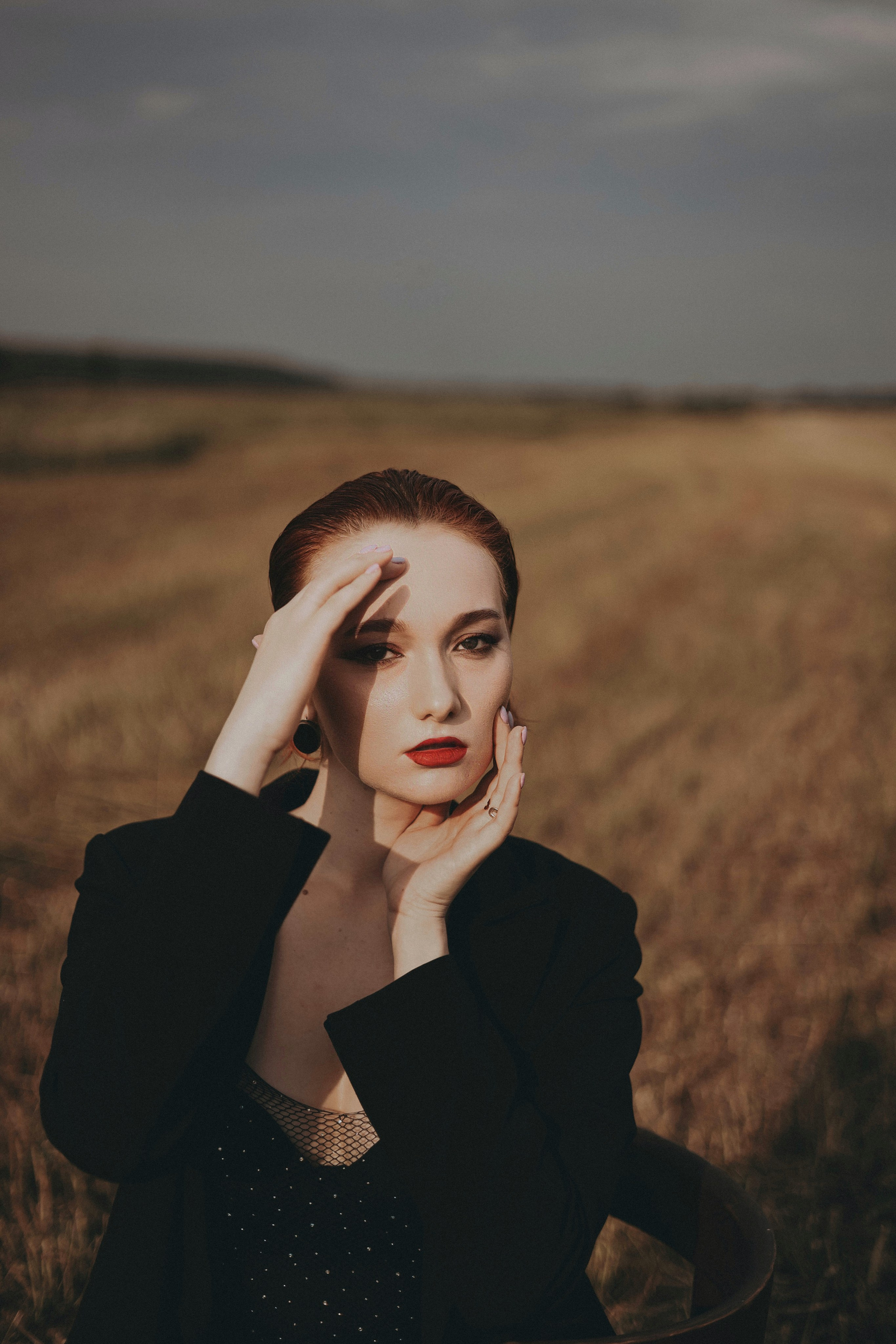 Дарья|Поле. Фотограф Мария Лаенко