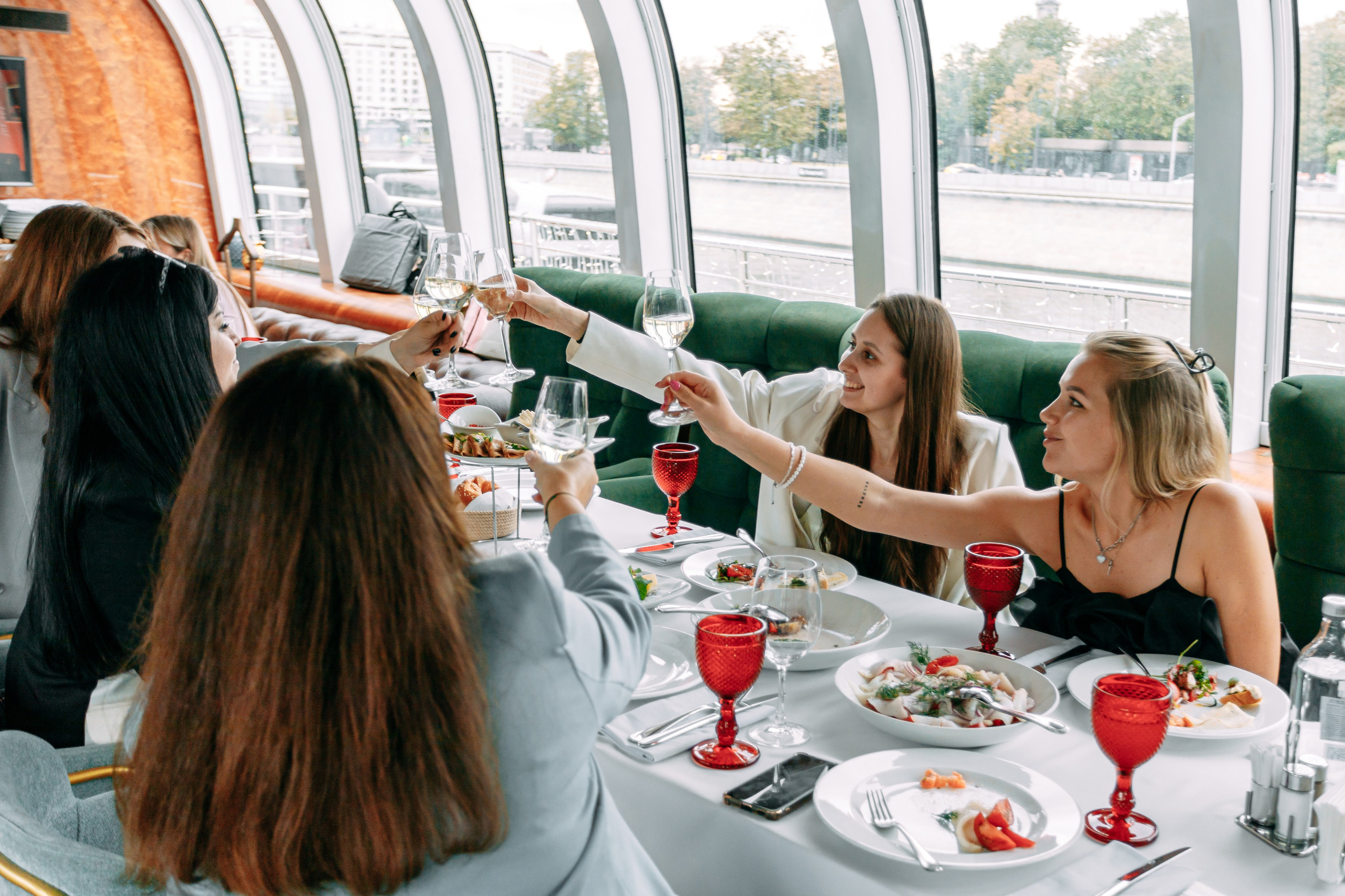 НА ЯХТЕ С ВИНИШКОМ