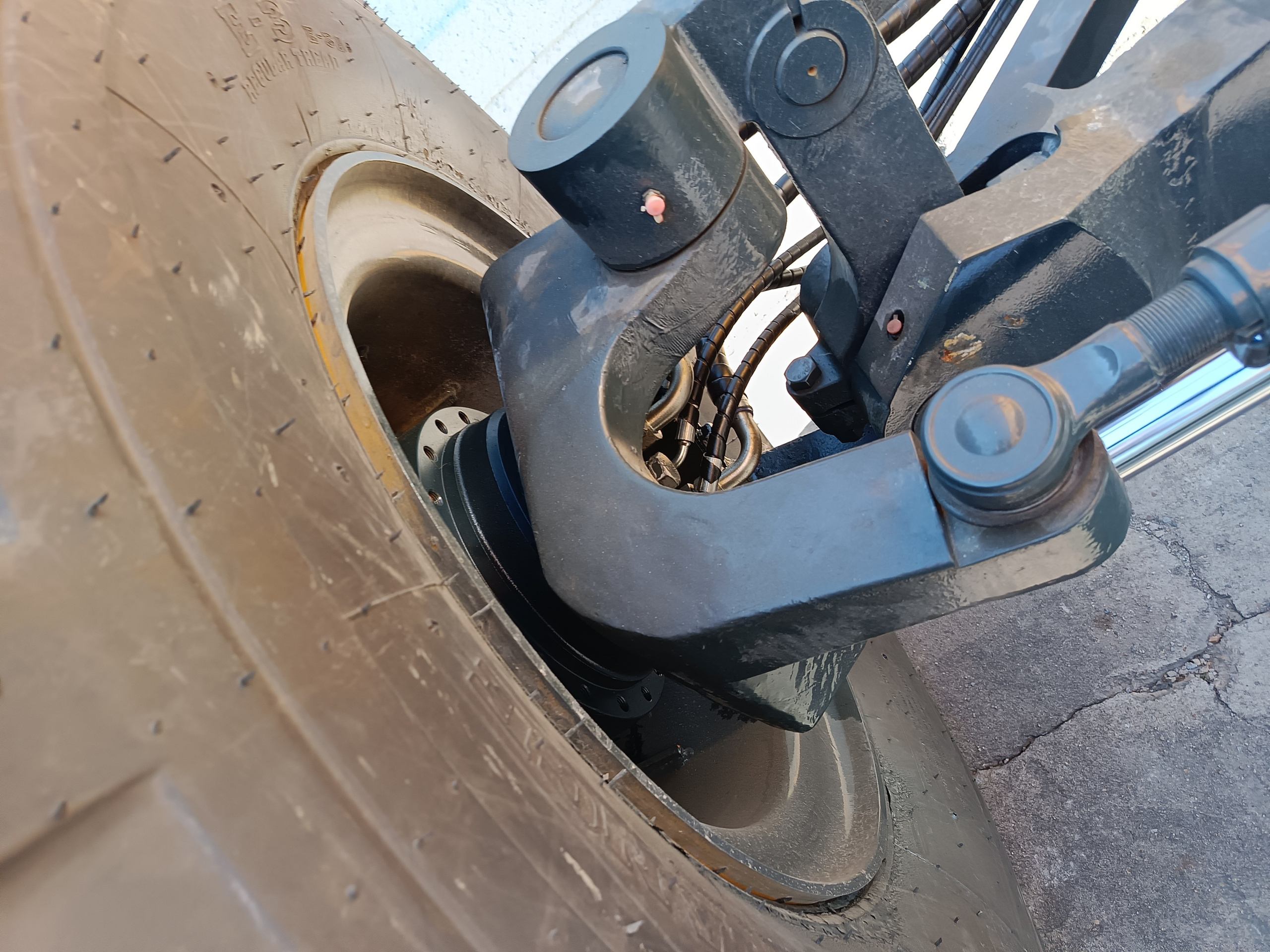 Фото грейдер Beezone G732Т (B26TMG-A). Продажа и обслуживание грузовой техники и спецтехники в г. Новосибирск компания СТИ