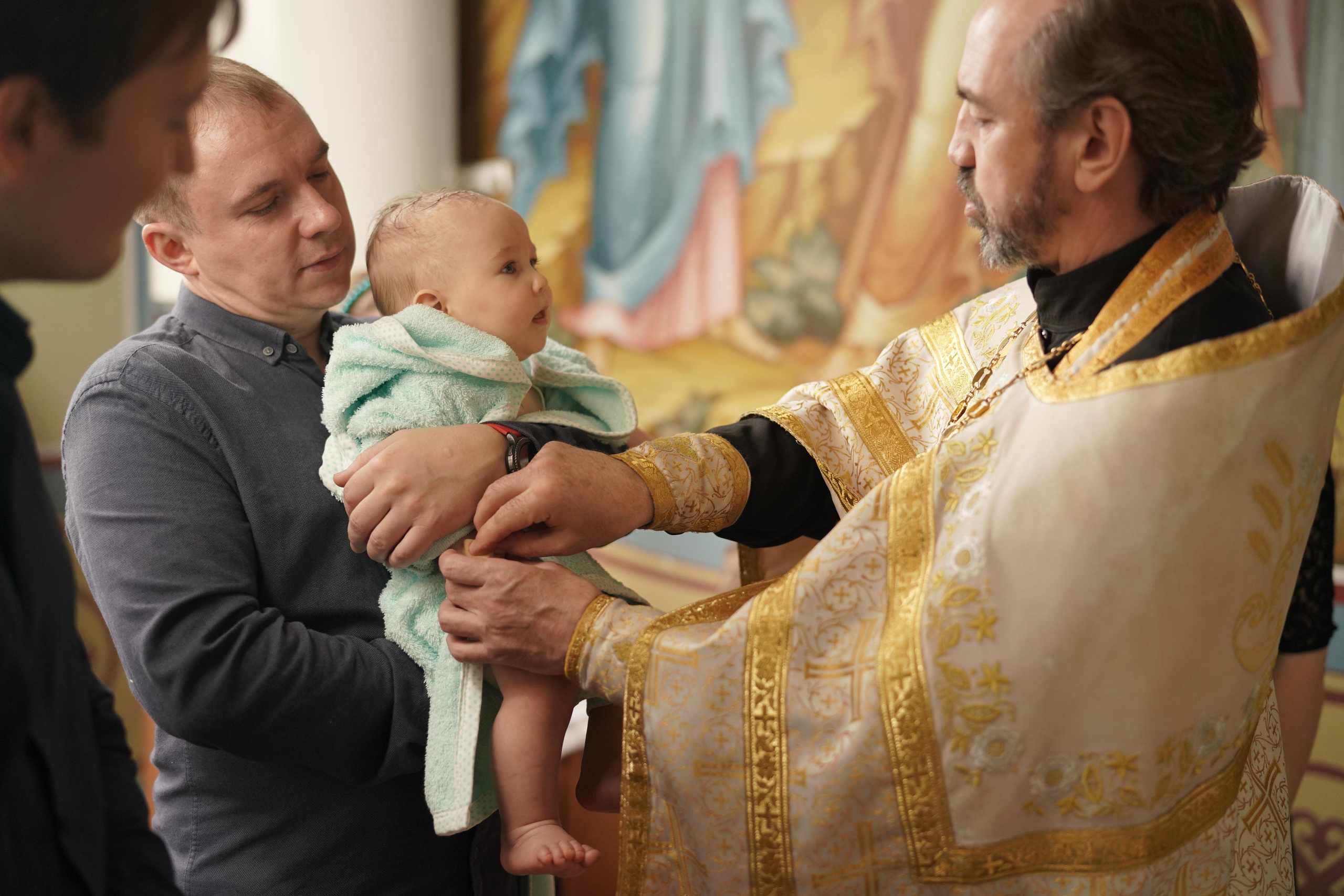 Крещение Матвея. Фотограф Алматы, курс по Фотографии в Алматы. Дмитриева Наталья