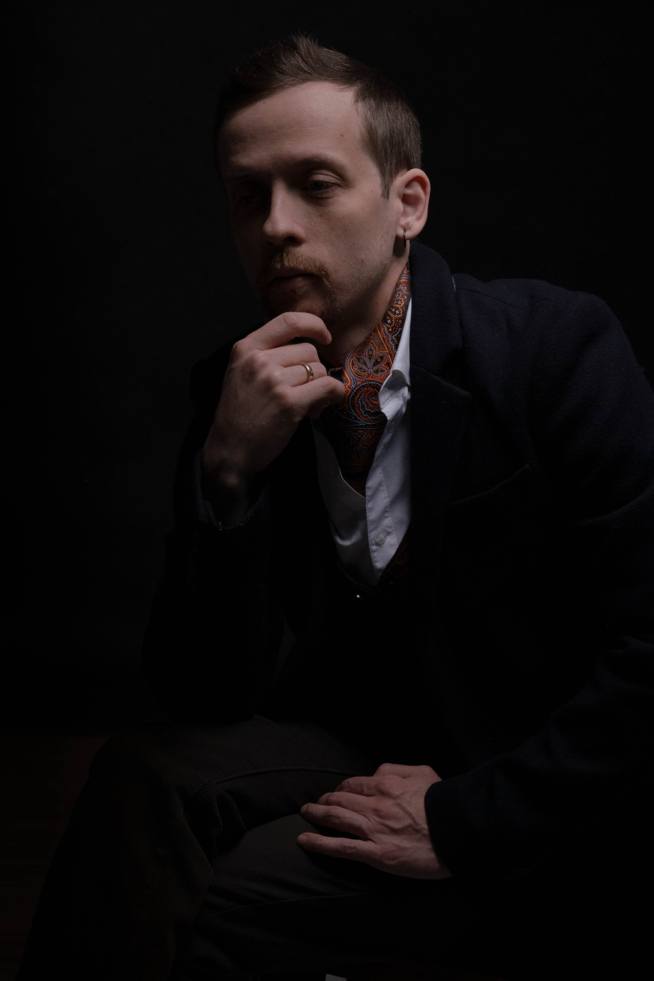 Фотопробы мужского портрета. Евгений. Фотограф Алматы, курс по Фотографии в Алматы. Дмитриева Наталья