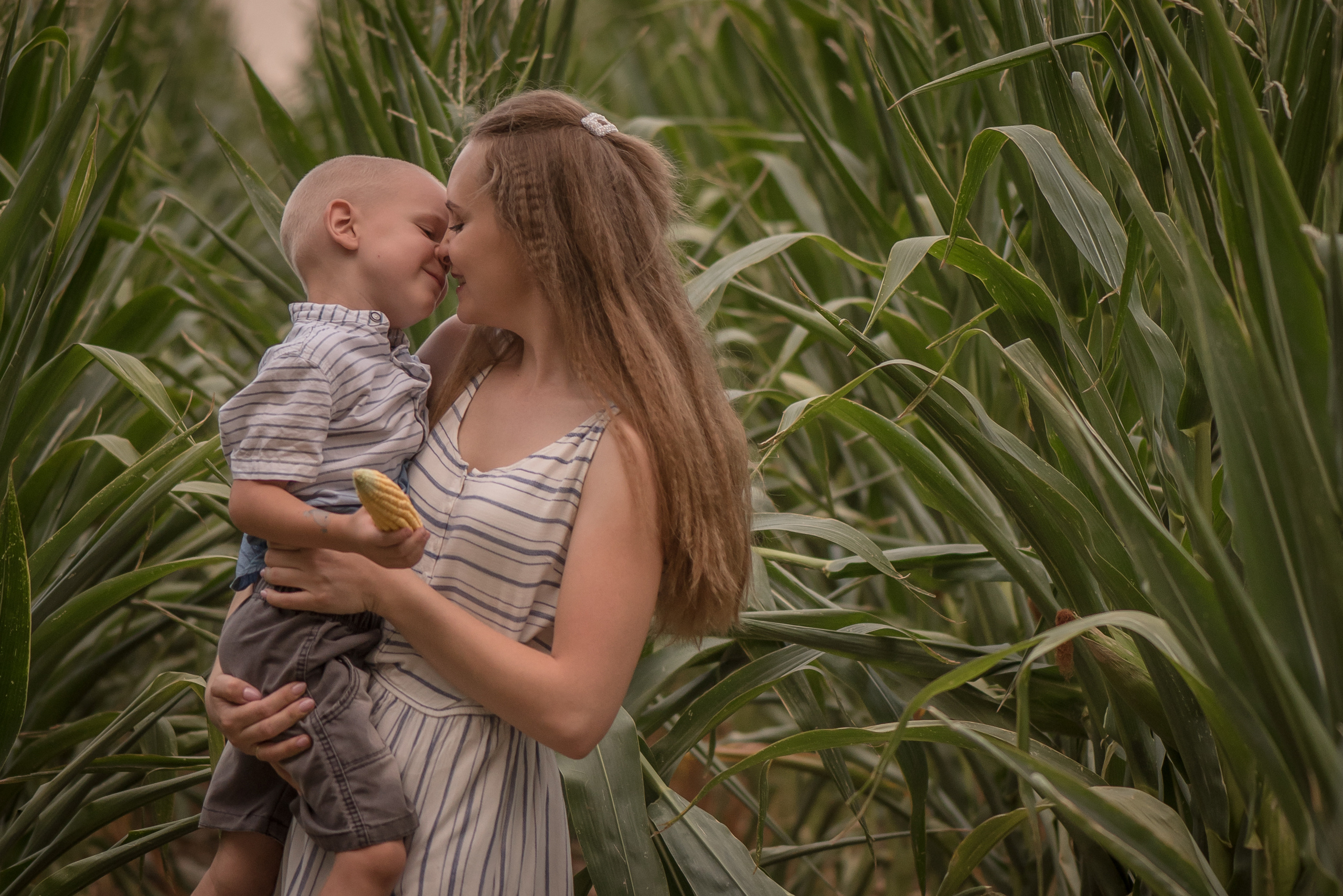 Мама и ребенок. Фотограф Алматы, курс по Фотографии в Алматы. Дмитриева Наталья