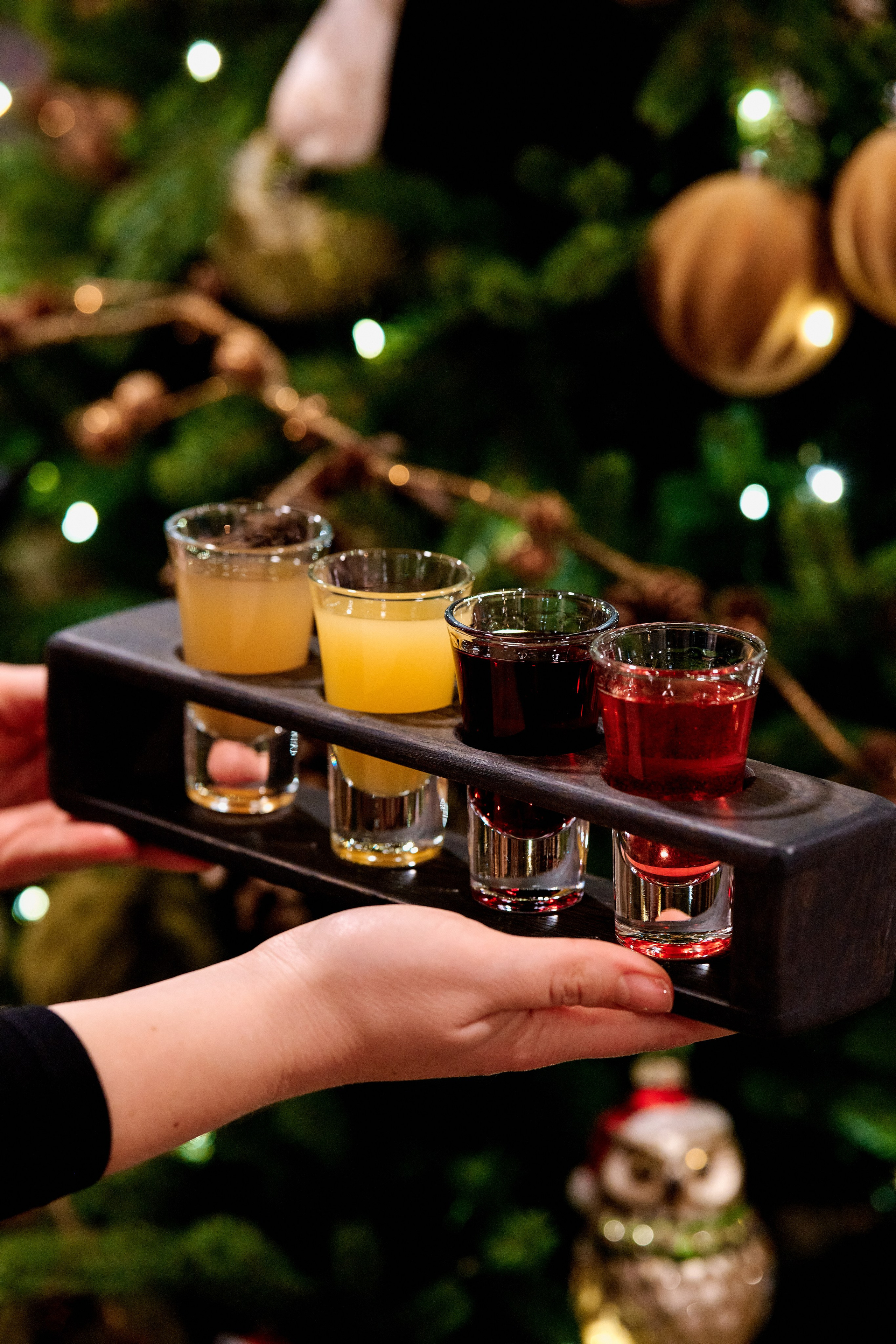 Новогодний декор ресторана Альбатрос. Фотограф Таганрог Анна Трайжон