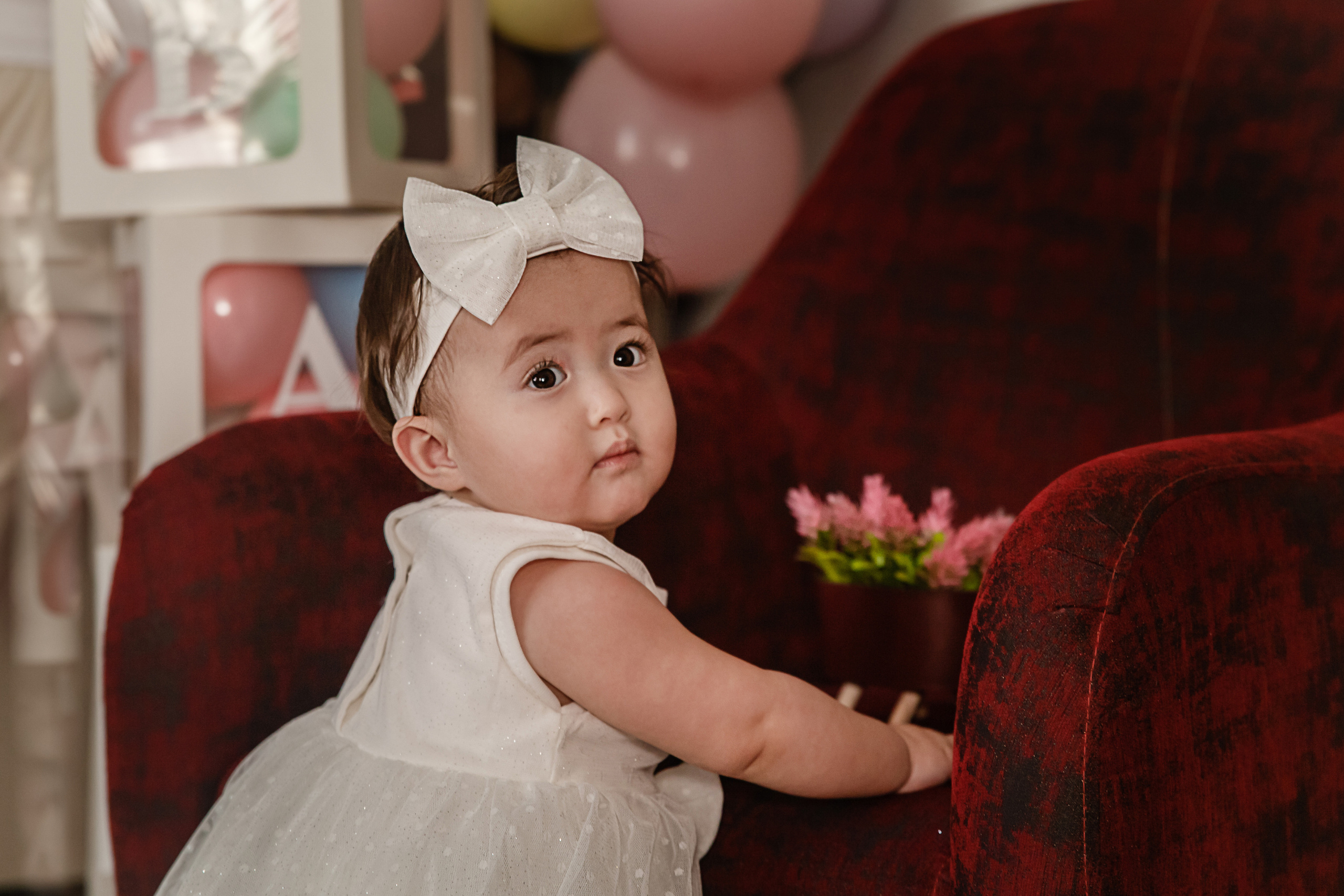 Lifestyle photo session for 1 year of birth. Professional family and children’s photographer in Izmir Irina Eron