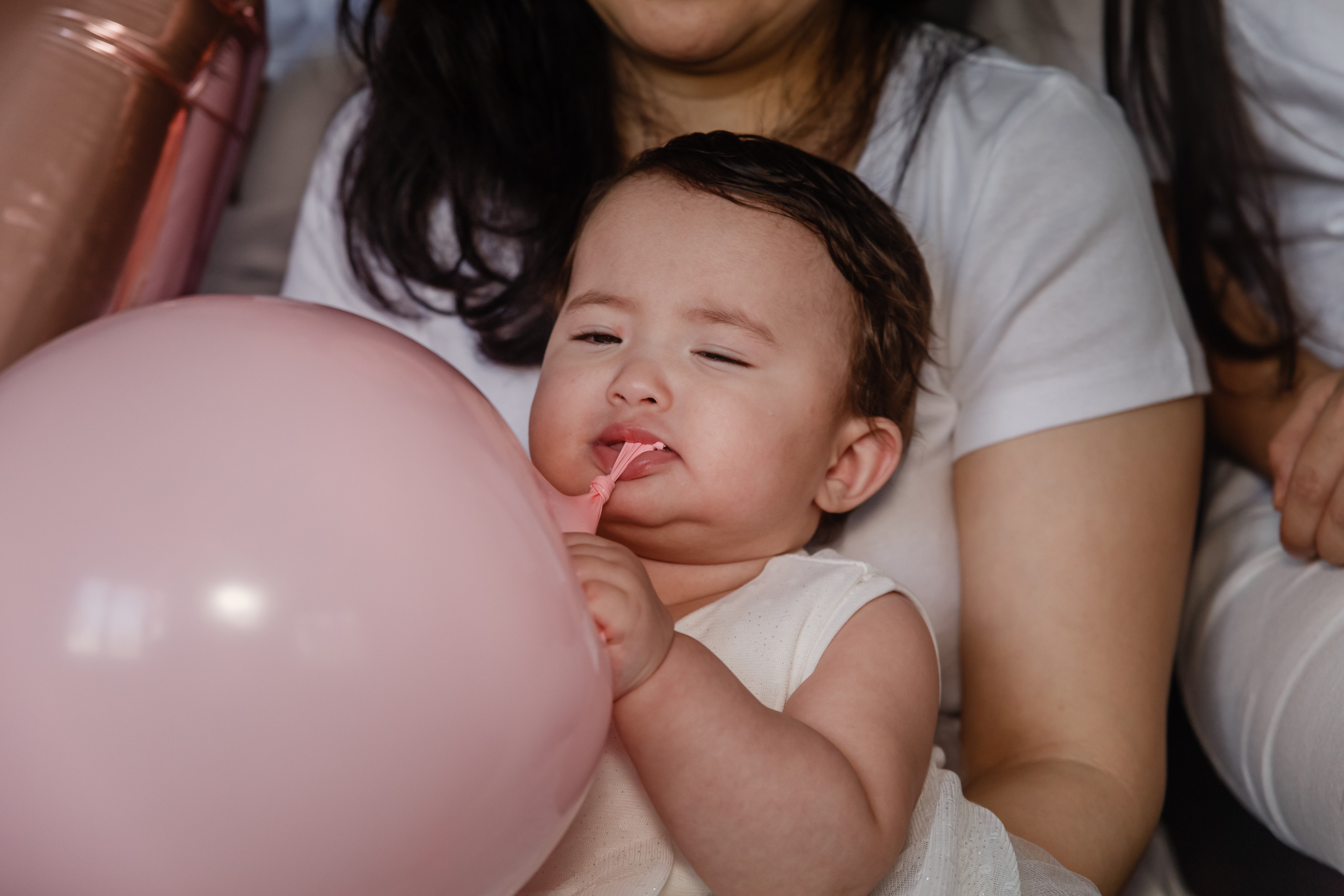 Lifestyle photo session for 1 year of birth. Professional family and children’s photographer in Izmir Irina Eron