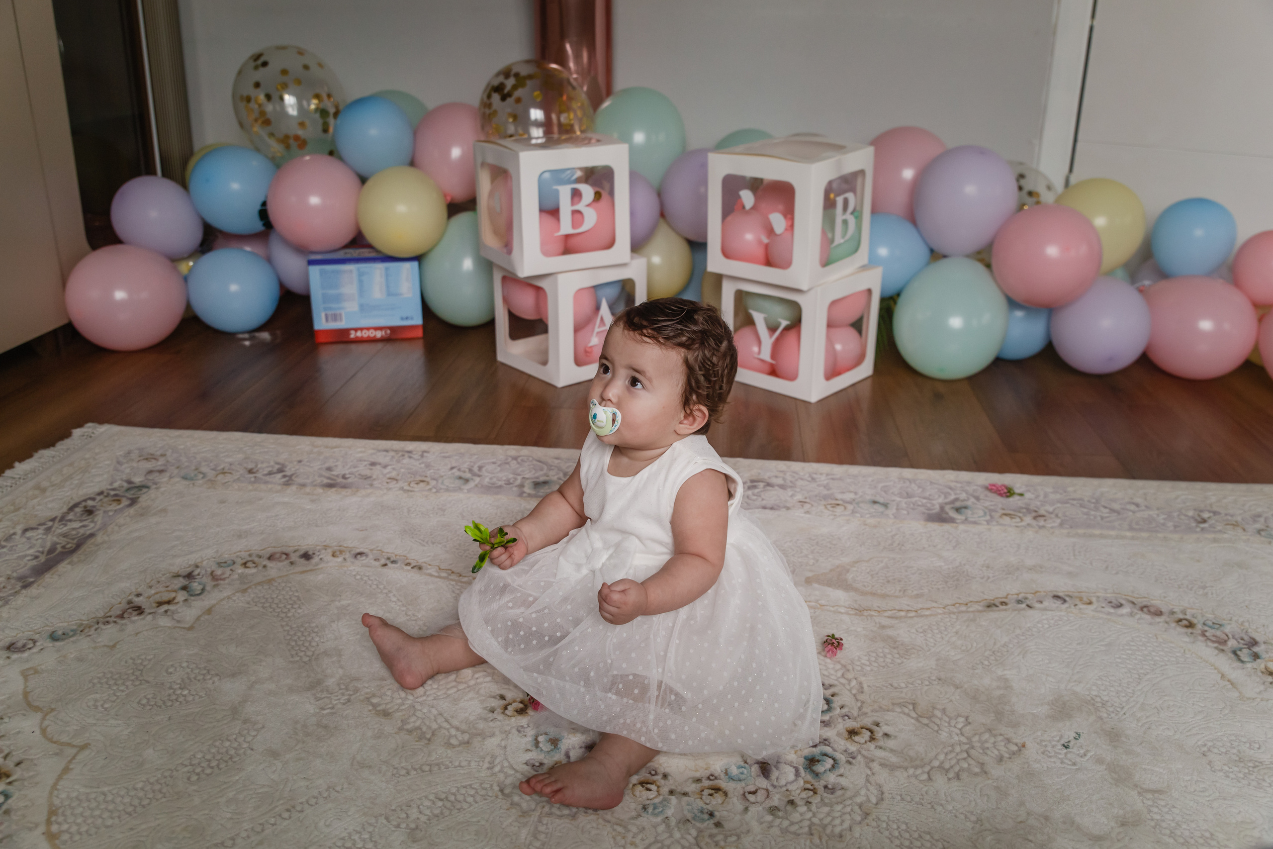Lifestyle photo session for 1 year of birth. Professional family and children’s photographer in Izmir Irina Eron