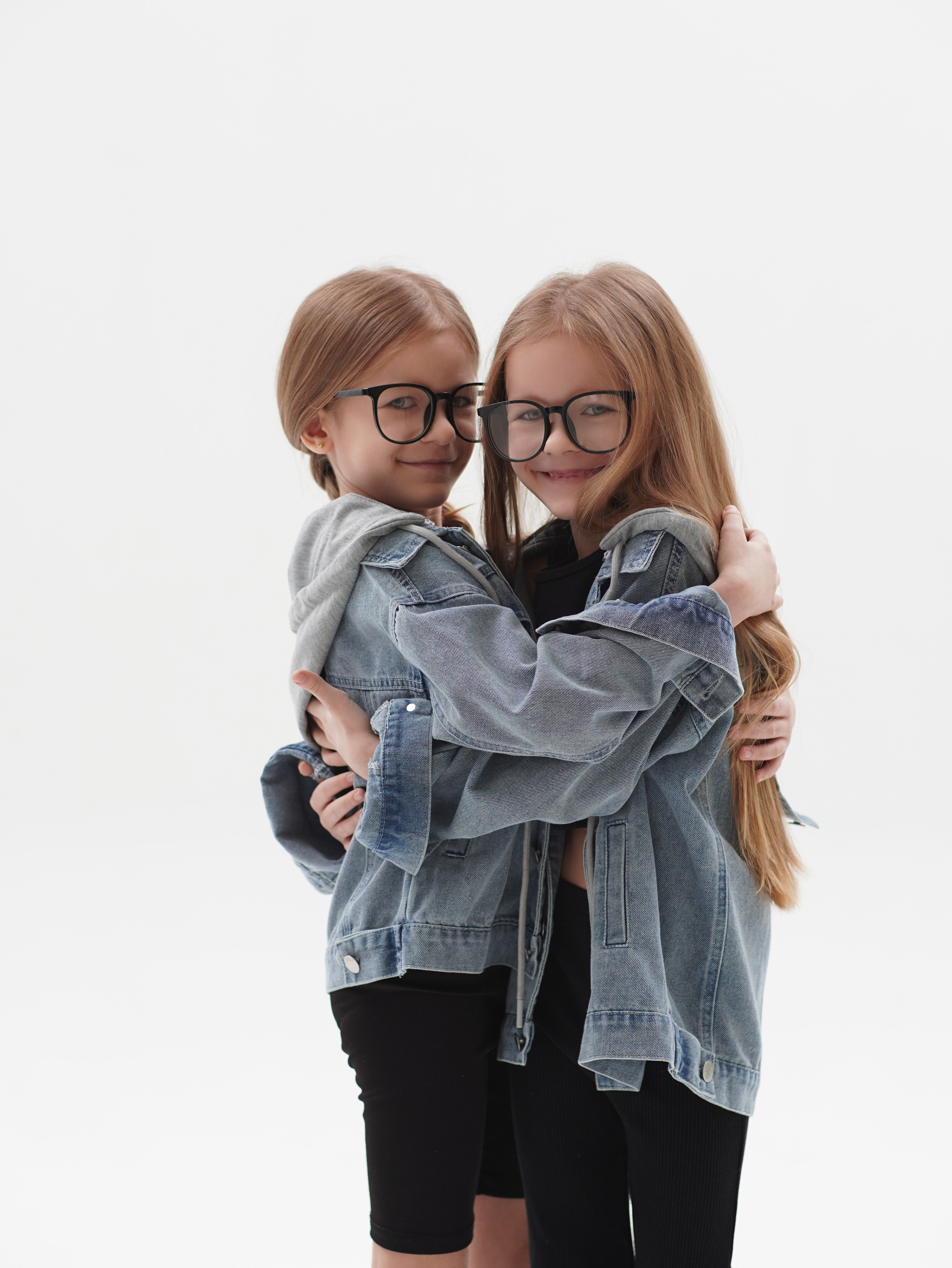 Алиса Полина П. LUNAPRO Дом стильных, сборных и индивидуальных съемок для брендов