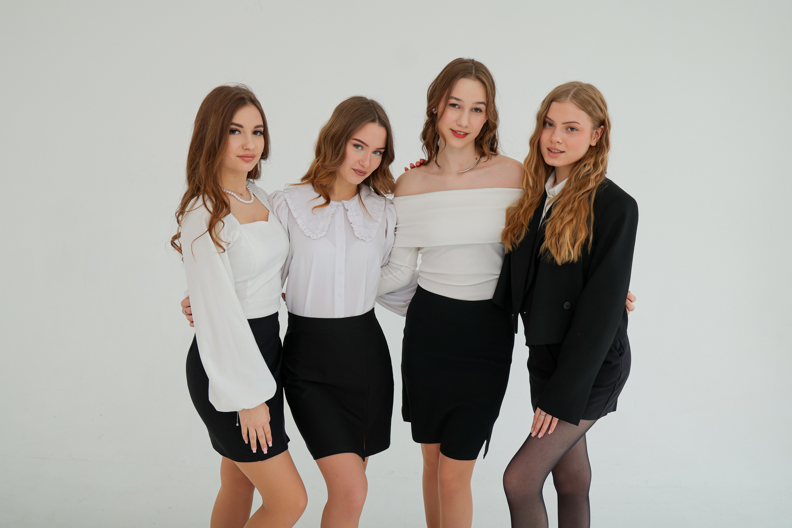 Циклорама 11 класс. Семейный фотограф Тюмень, фотограф на роды Салмина Мария