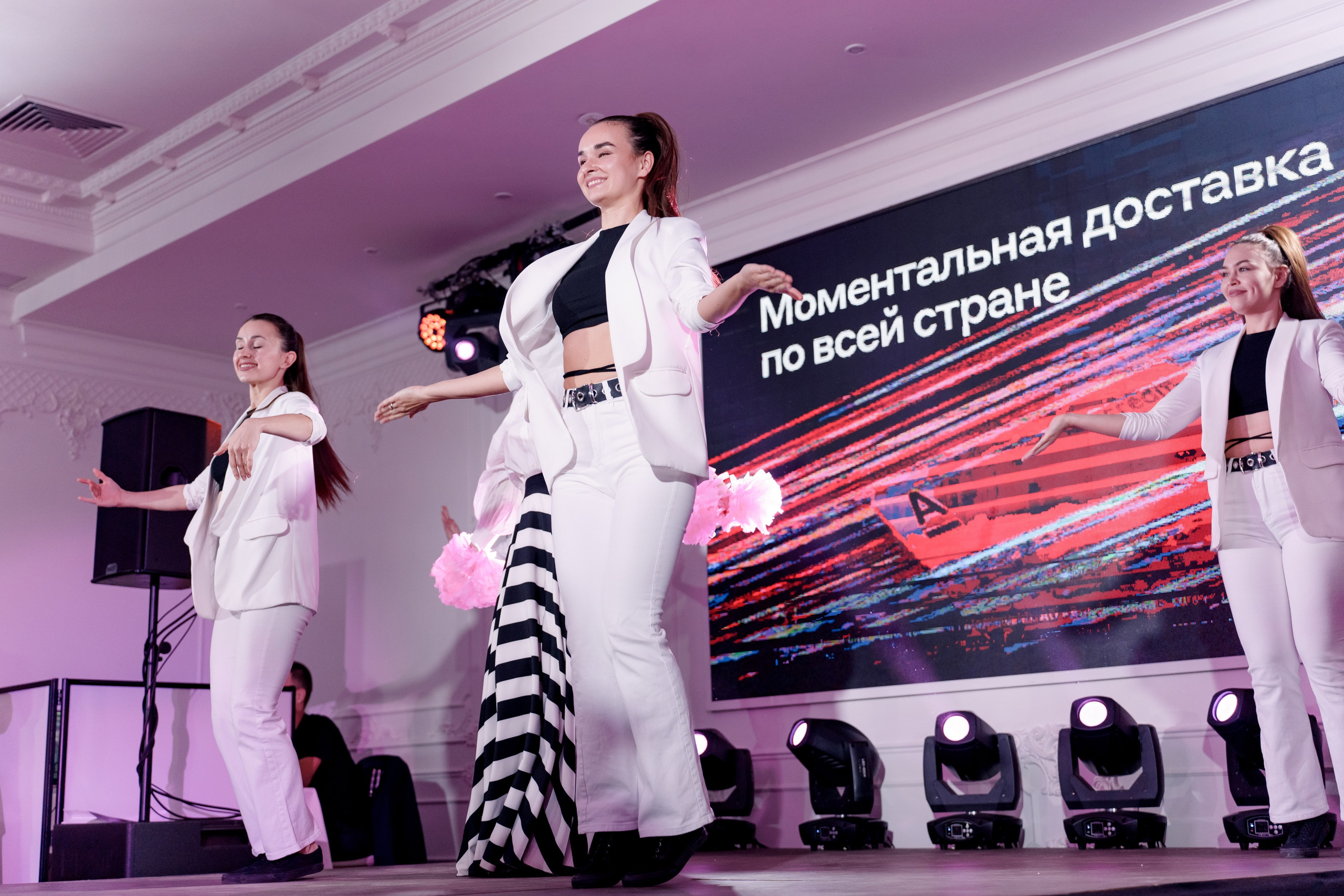 Выставка свадебных специалистов «Свадьба на 1000%». Свадебный фотограф в Санкт-Петербурге