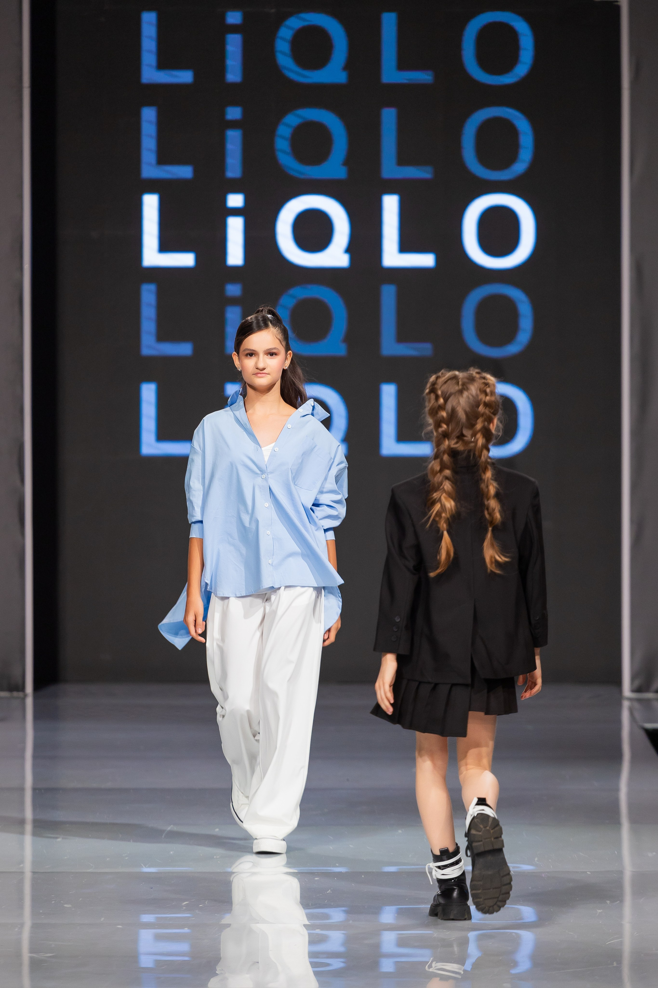 Estet Fashion Week. Photomantis