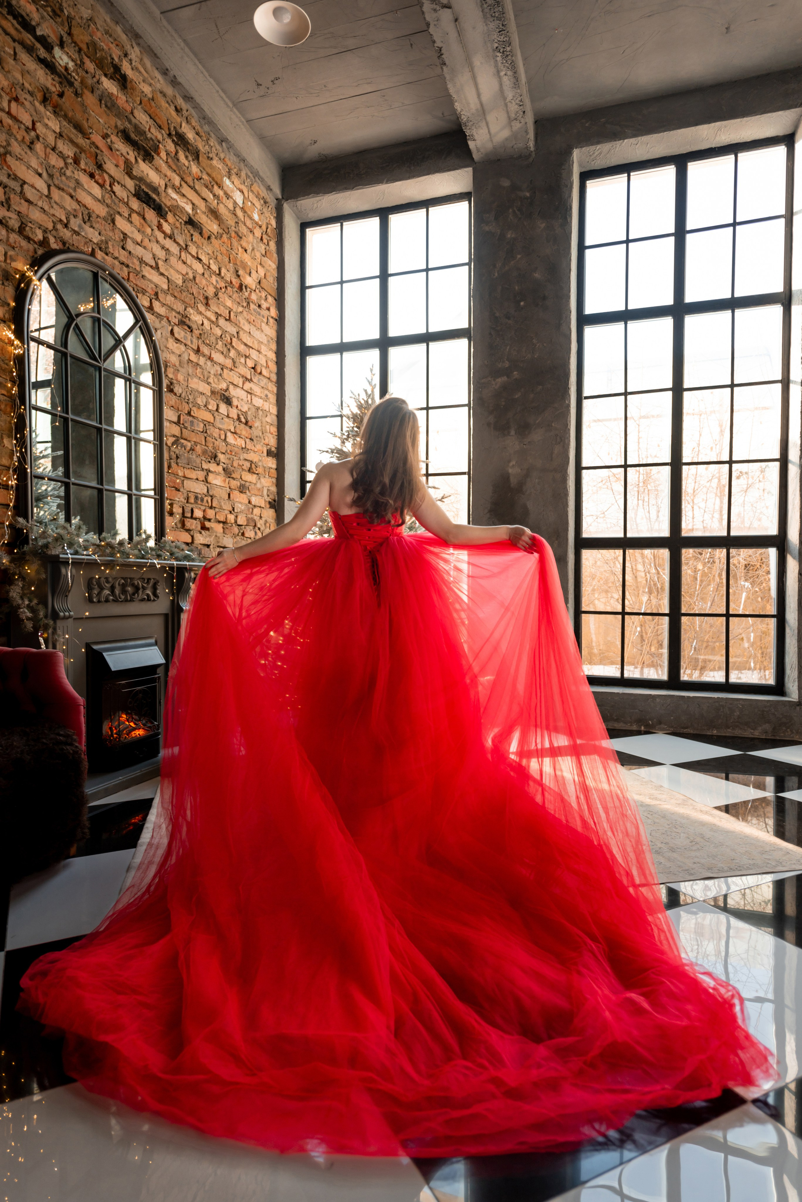 Фотосессия на Байкале в шикарном платье со шлейфом