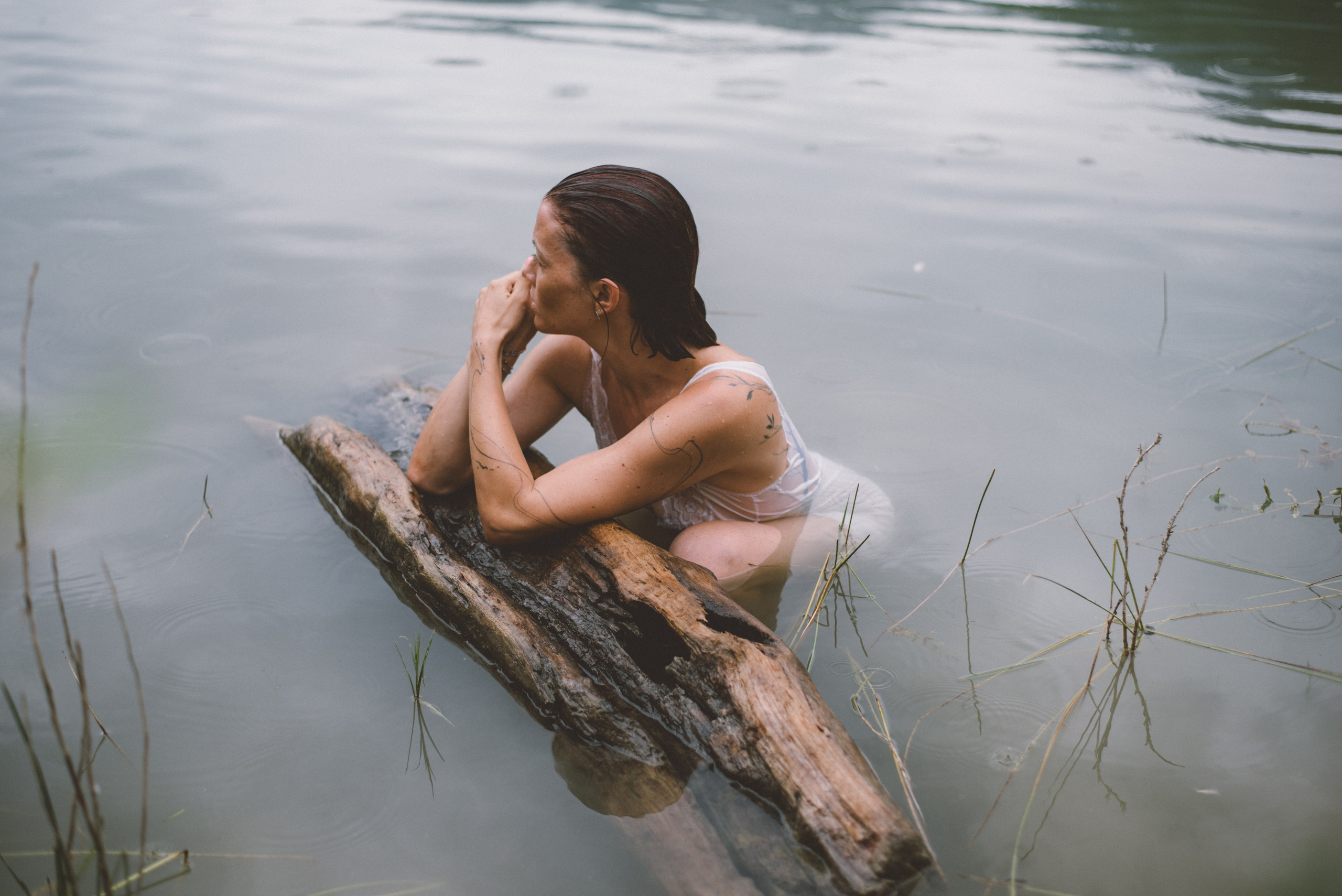 Женский портрет на природе