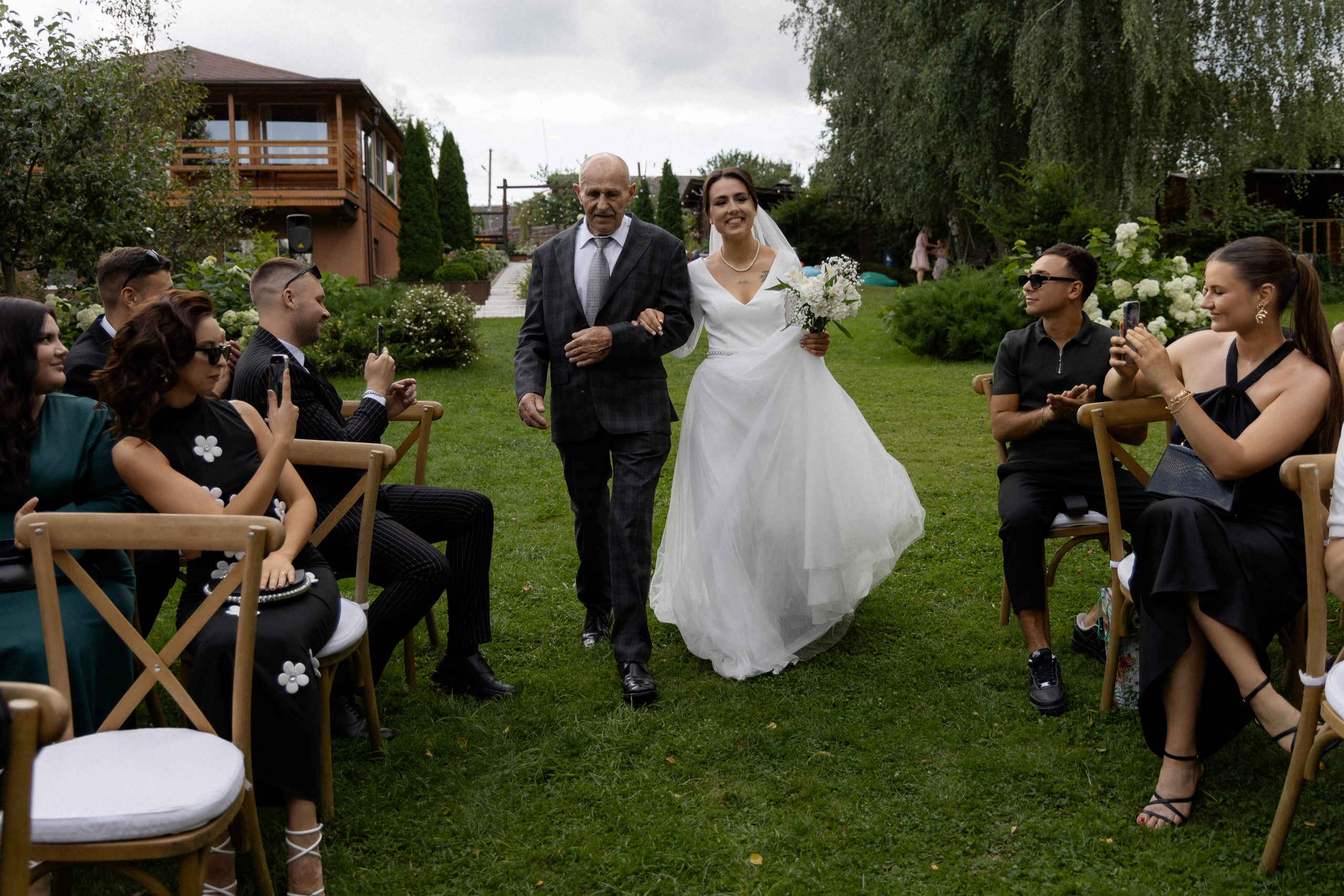 Свадебная фотосессия в агроусадьбе Лабодянка в Минске. Свадебный фотограф в Минске/Беларуси Сергей Спиридонов