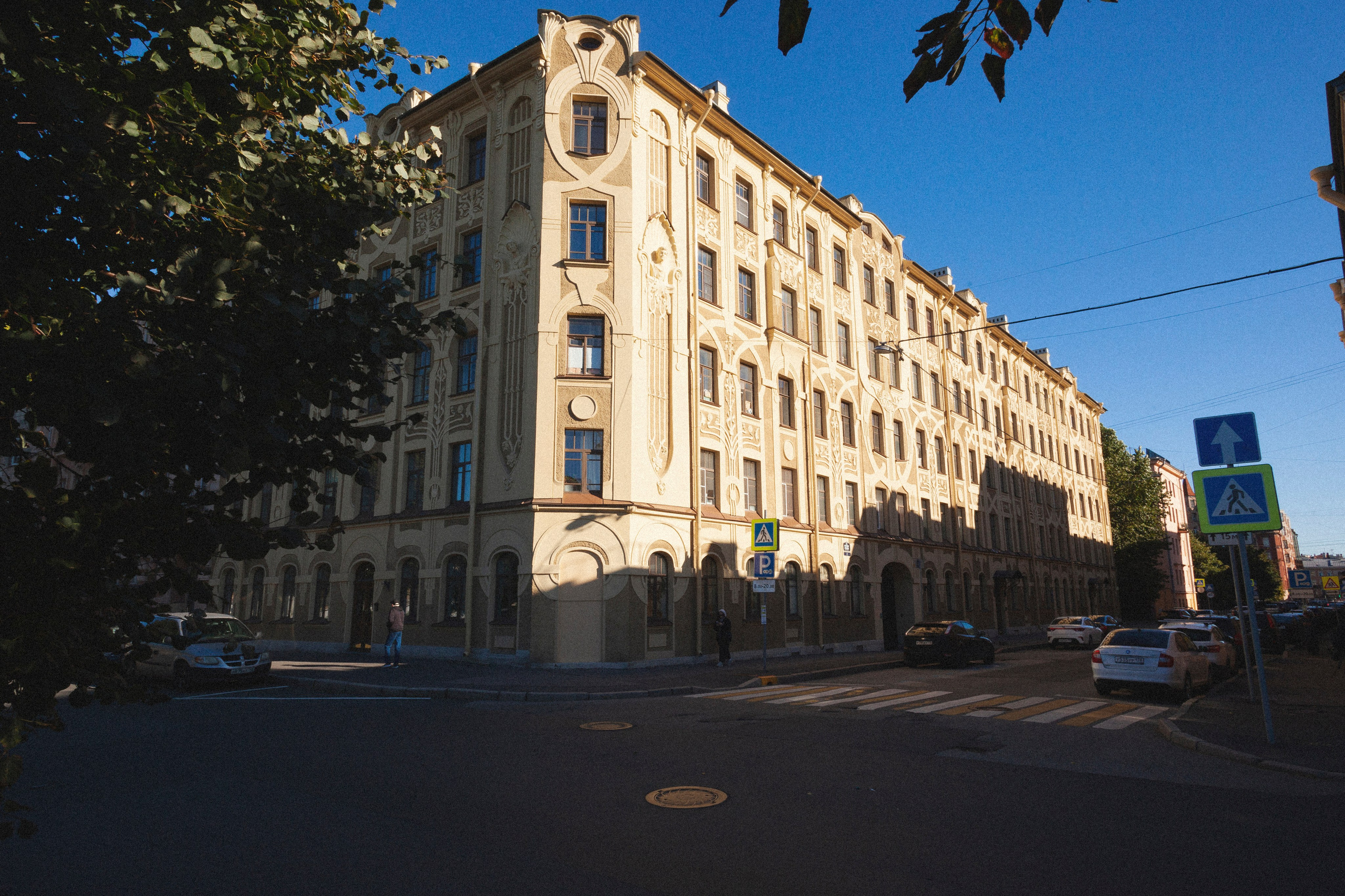 Фотовыставка в Санкт-Петербурге "А где ты гулешь с собачкой, если живешь в центре?"