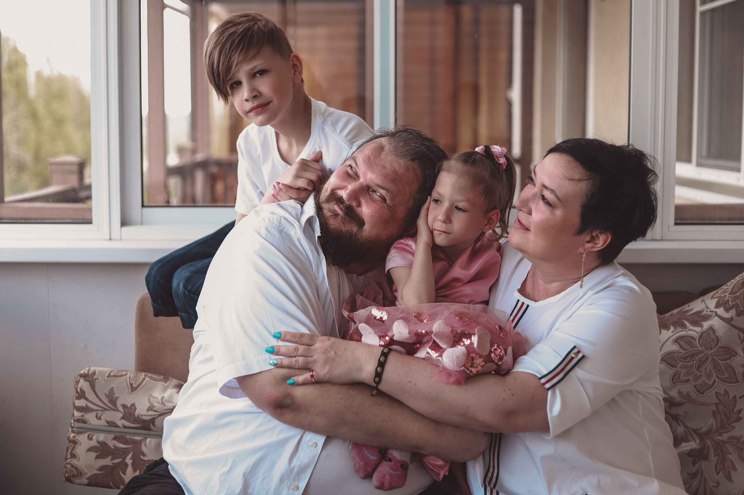 Домашняя фотосессия - Большая красивая семья летом. Семейный и женский фотограф Кемерово Мария Степ